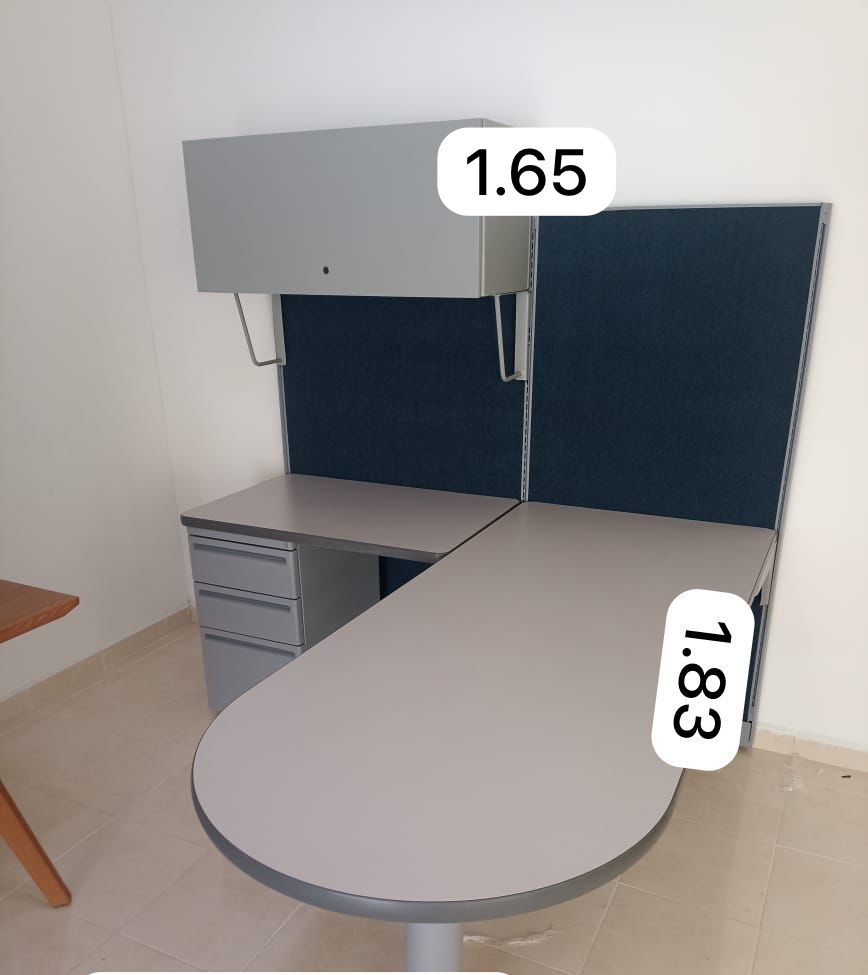 Escritorio / Módulo punta de bala grande con archivero y flipper de segunda mano