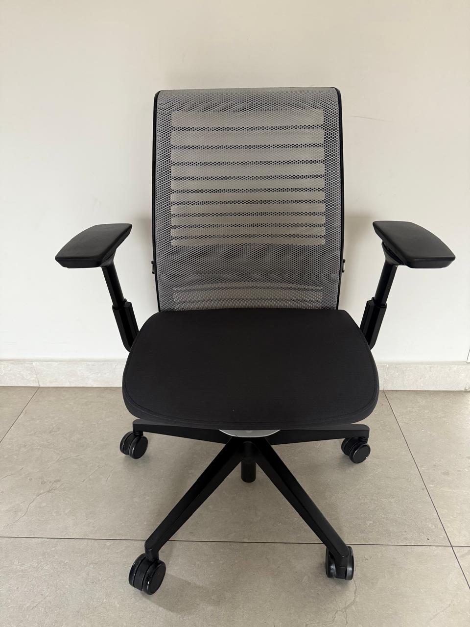 Silla Steelcase Think V2 - Preowned