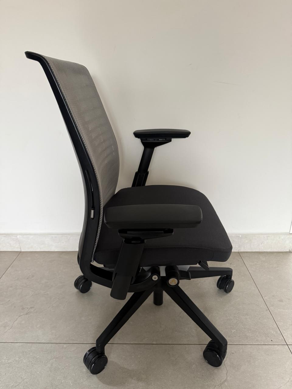 Silla Steelcase Think V2 - Preowned