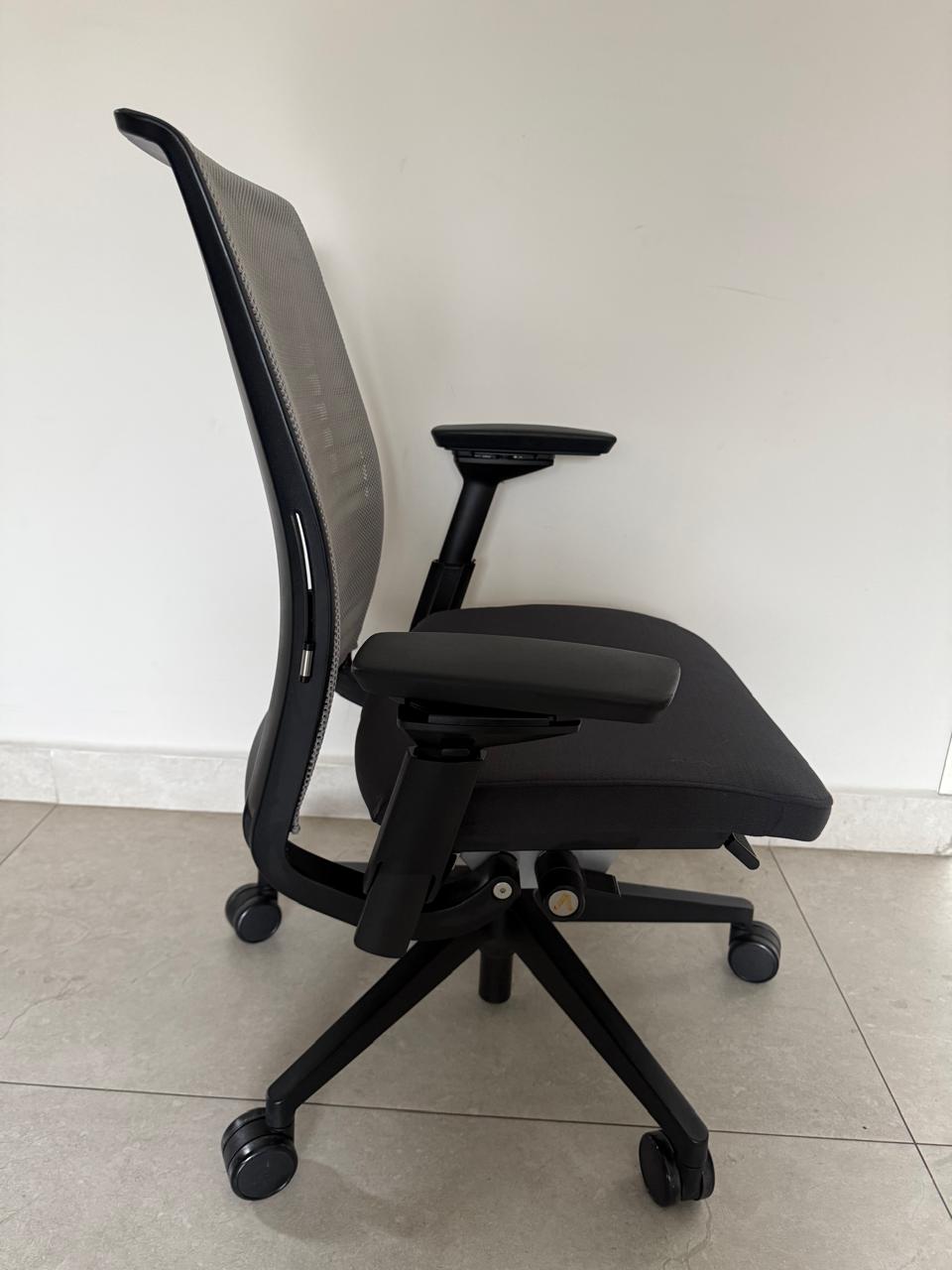 Silla Steelcase Think V2 - Preowned