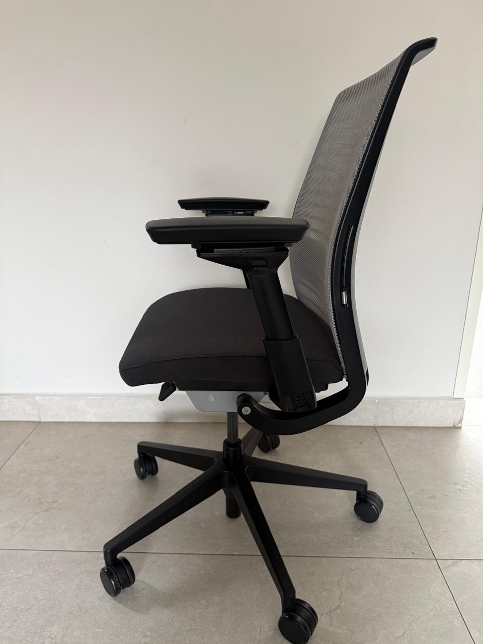 Silla Steelcase Think V2 - Preowned