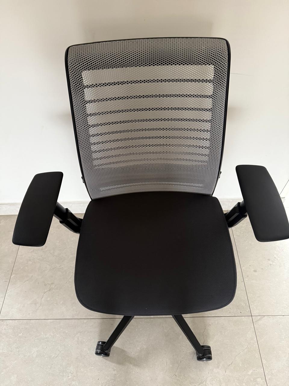 Silla Steelcase Think V2 - Preowned