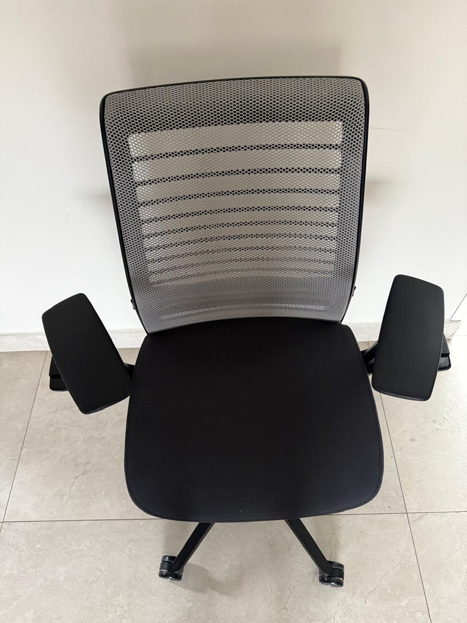Silla Steelcase Think V2 - Preowned