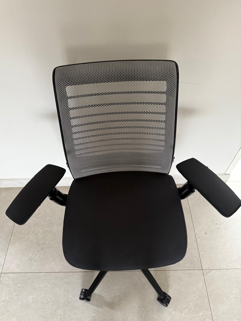 Silla Steelcase Think V2 - Preowned