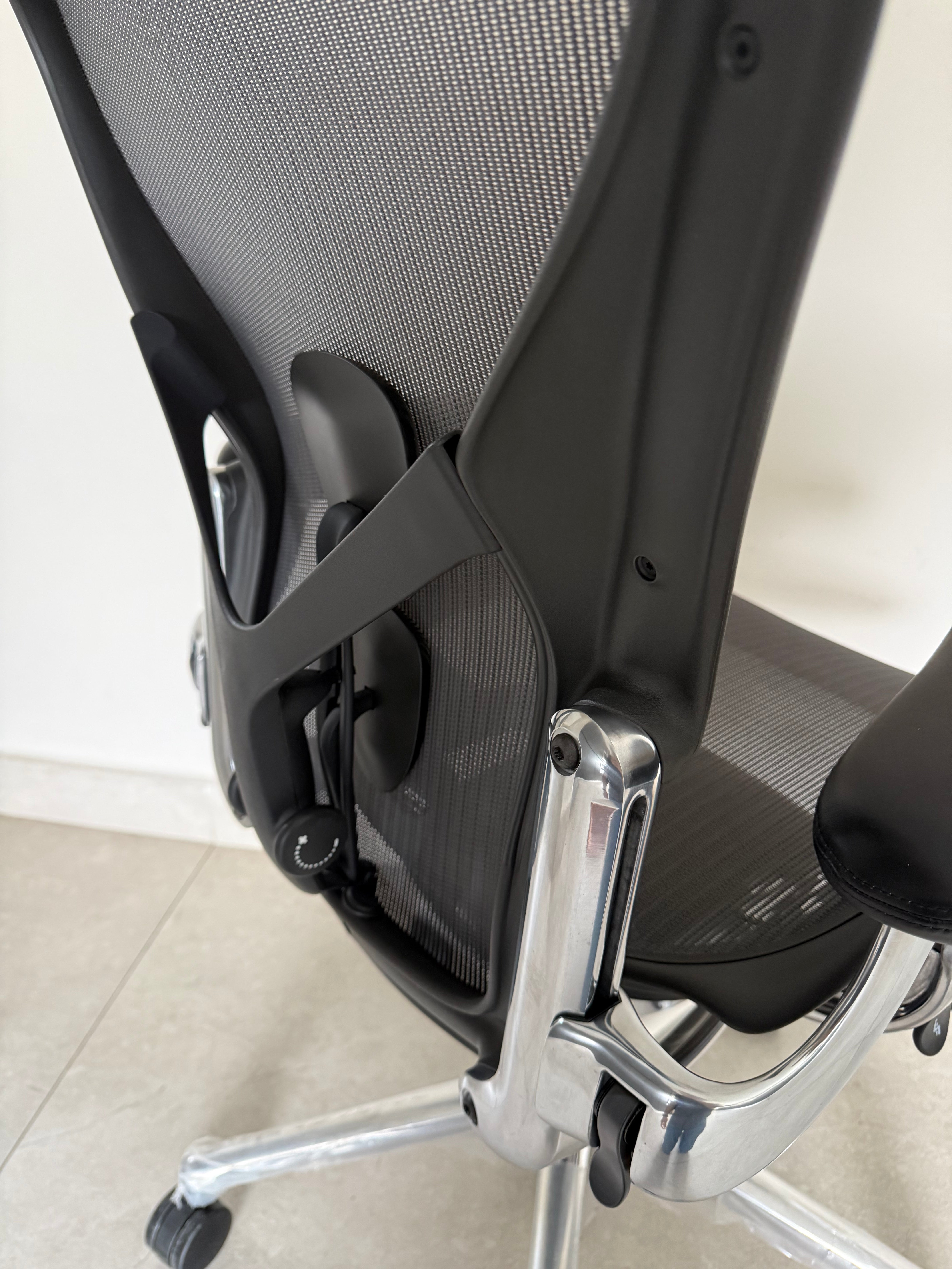 Comodidad y ergonomía de la silla Aeron B Cromada