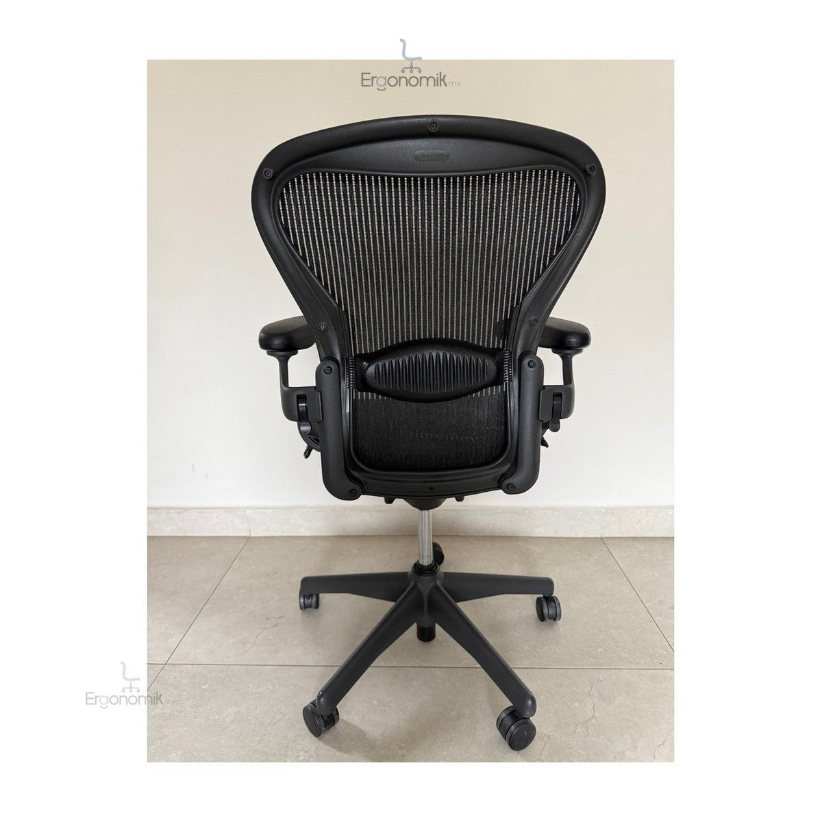 Aeron Classic talla B Equipada Brazos ajustables y Soporte lumbar - Ergonomik Herman Miller