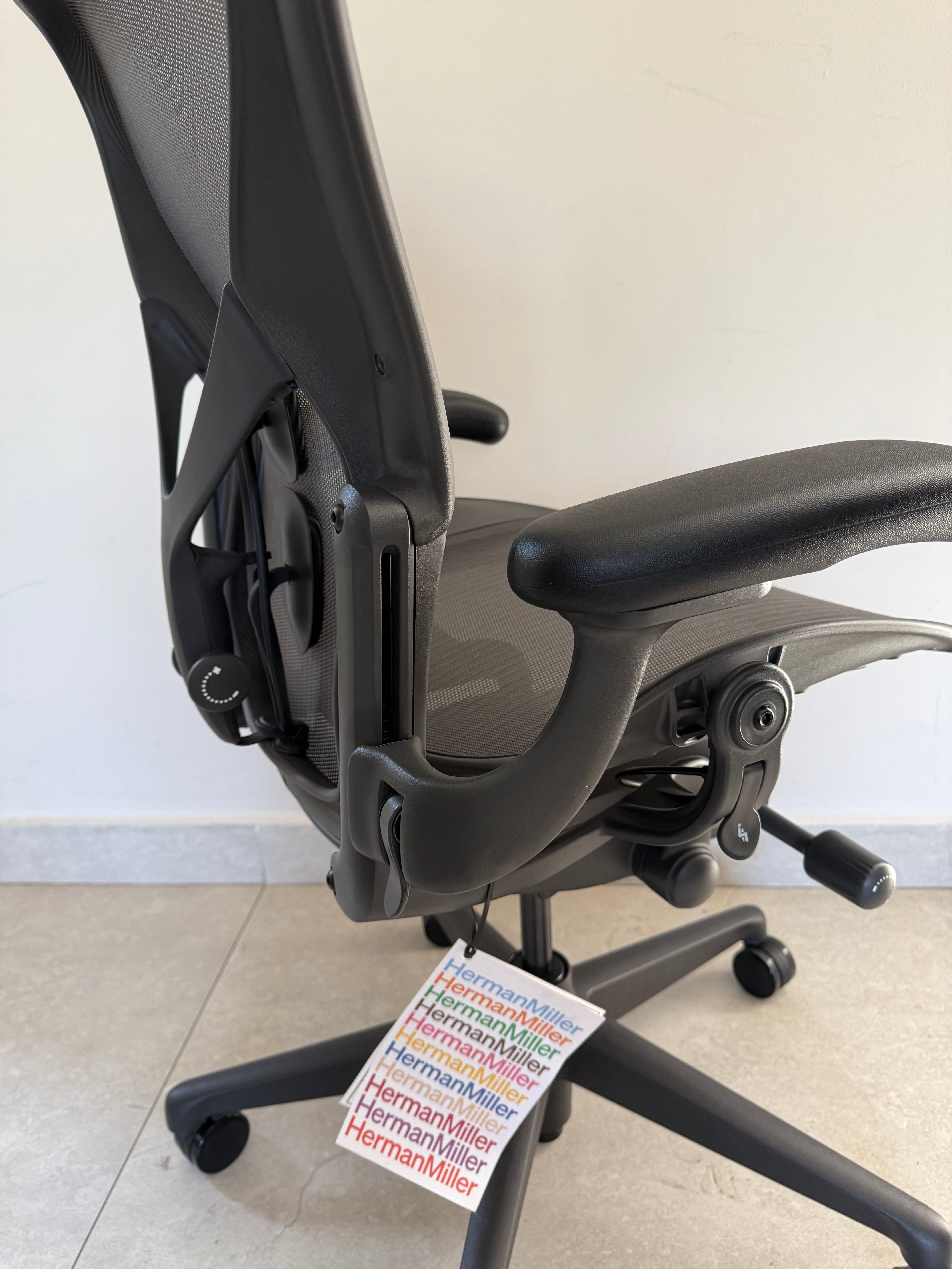 Ajuste de altura y respaldo Aeron Grafito