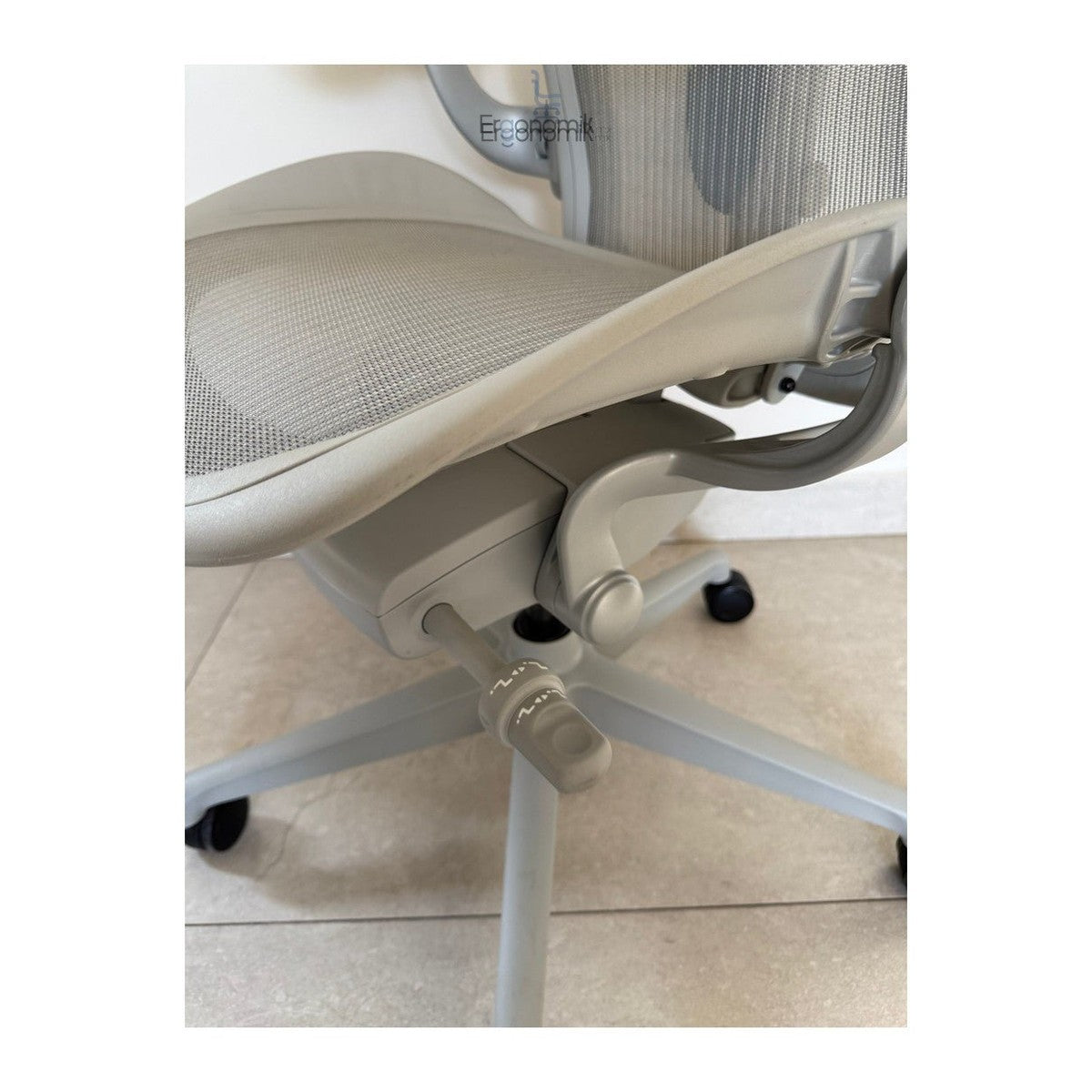 Aeron Herman Miller B Mineral Equipada - Preowned | Muebles ergonomicos en Mexico | Ergonomik