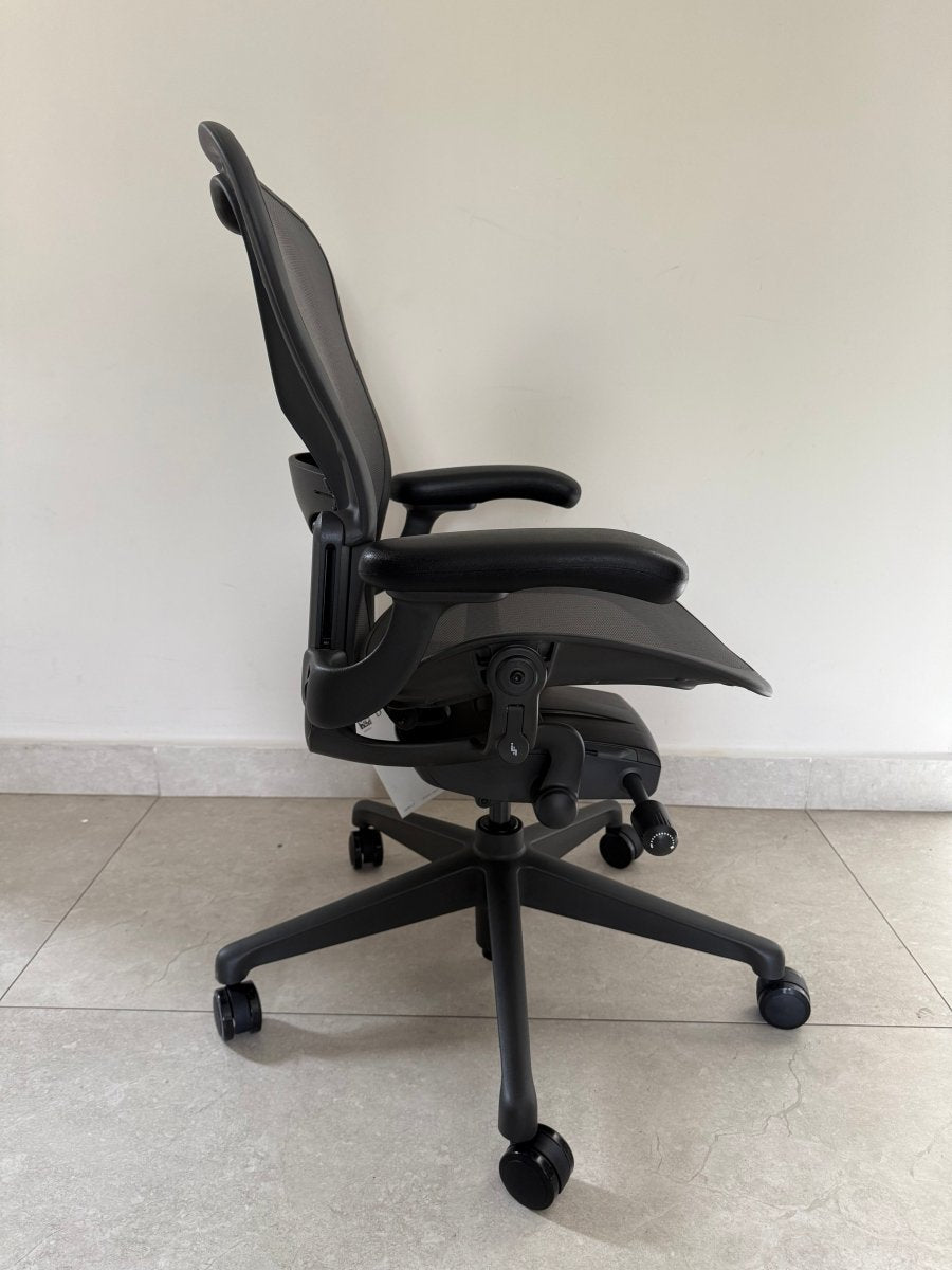 Aeron Remastered Grafito talla B Exhibición - Ergonomik silla ergonomica Herman Miller