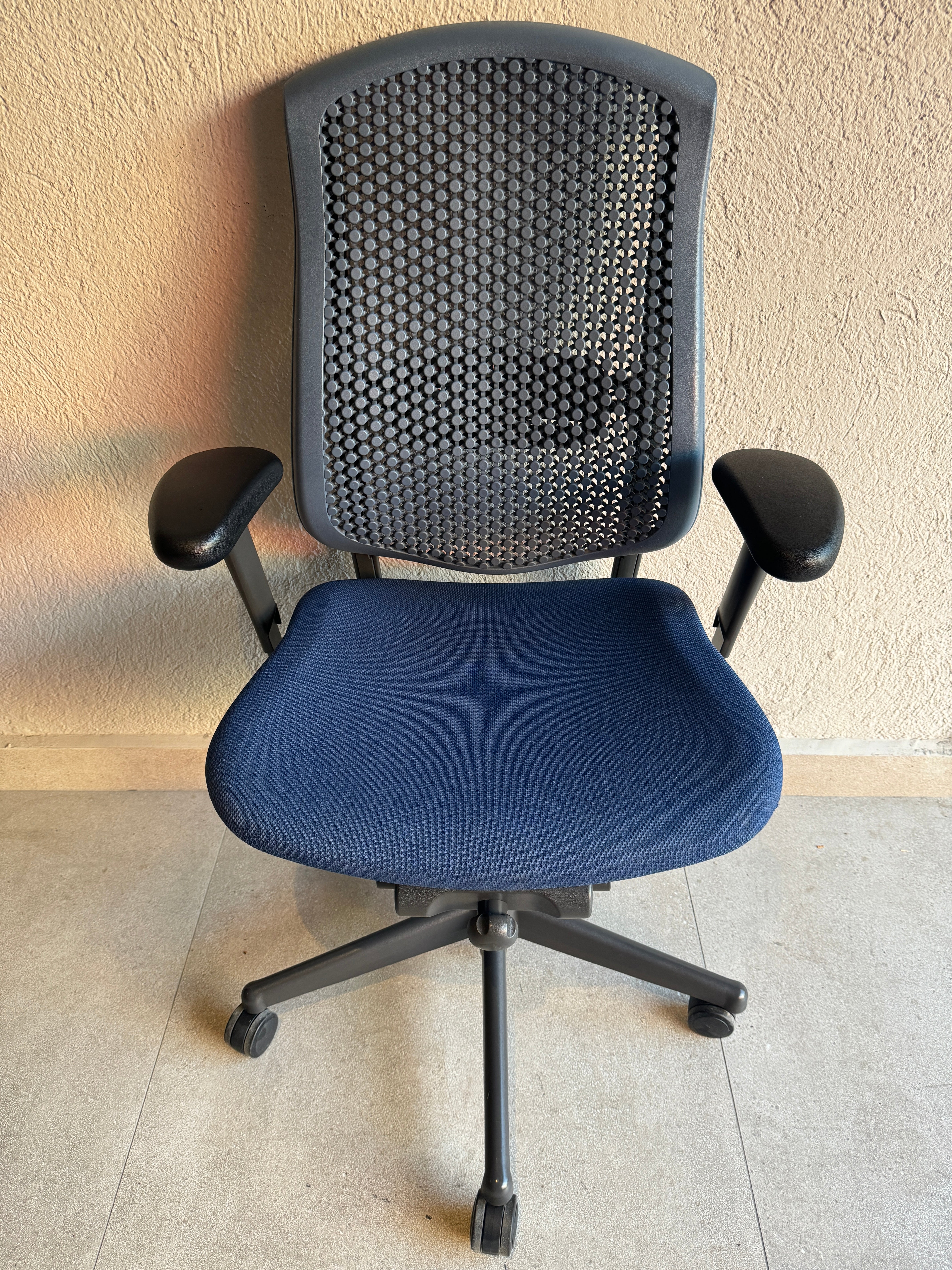 Detalle del asiento Silla Celle con memory foam