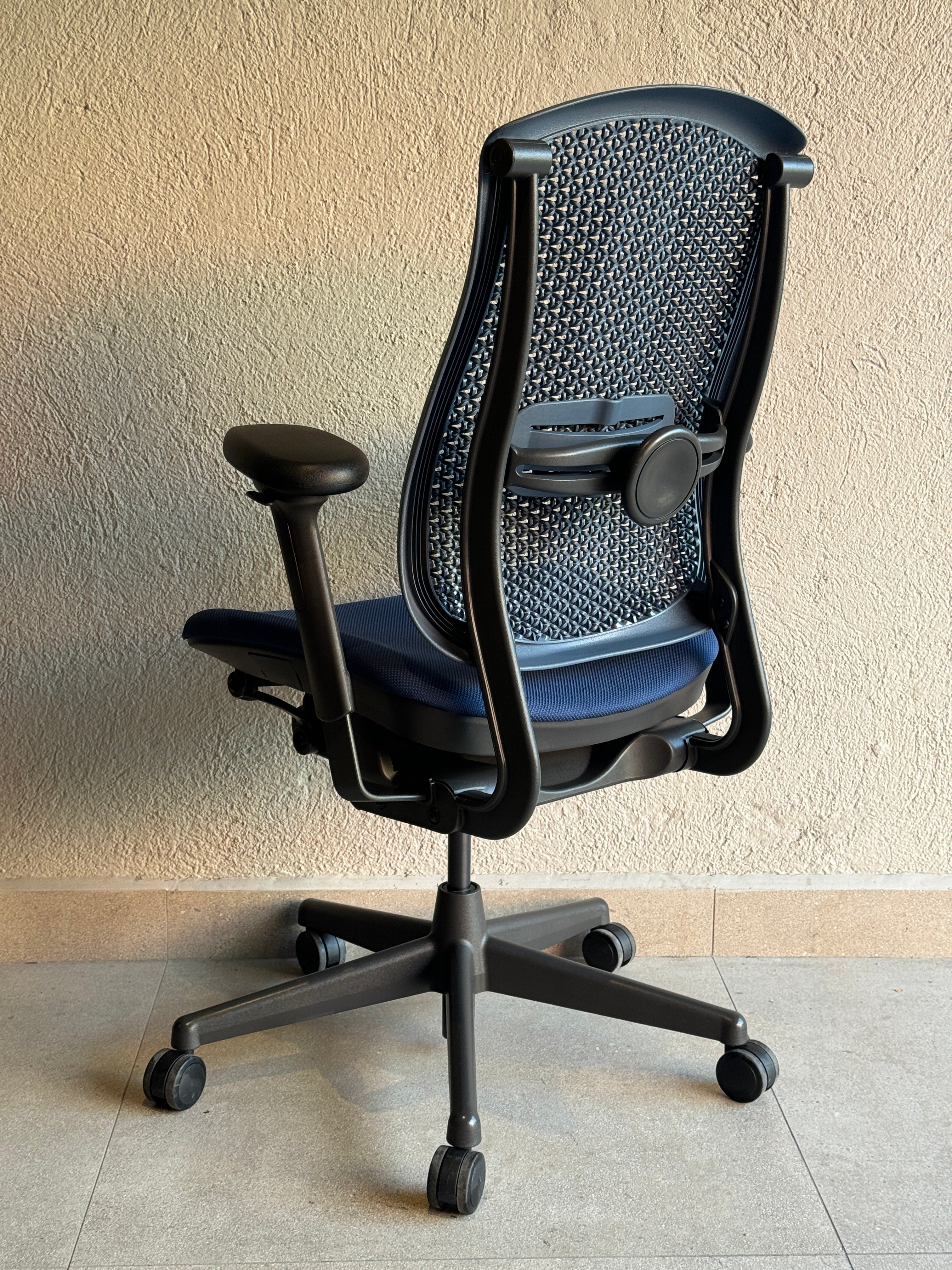 Vista lateral Silla Celle Herman Miller