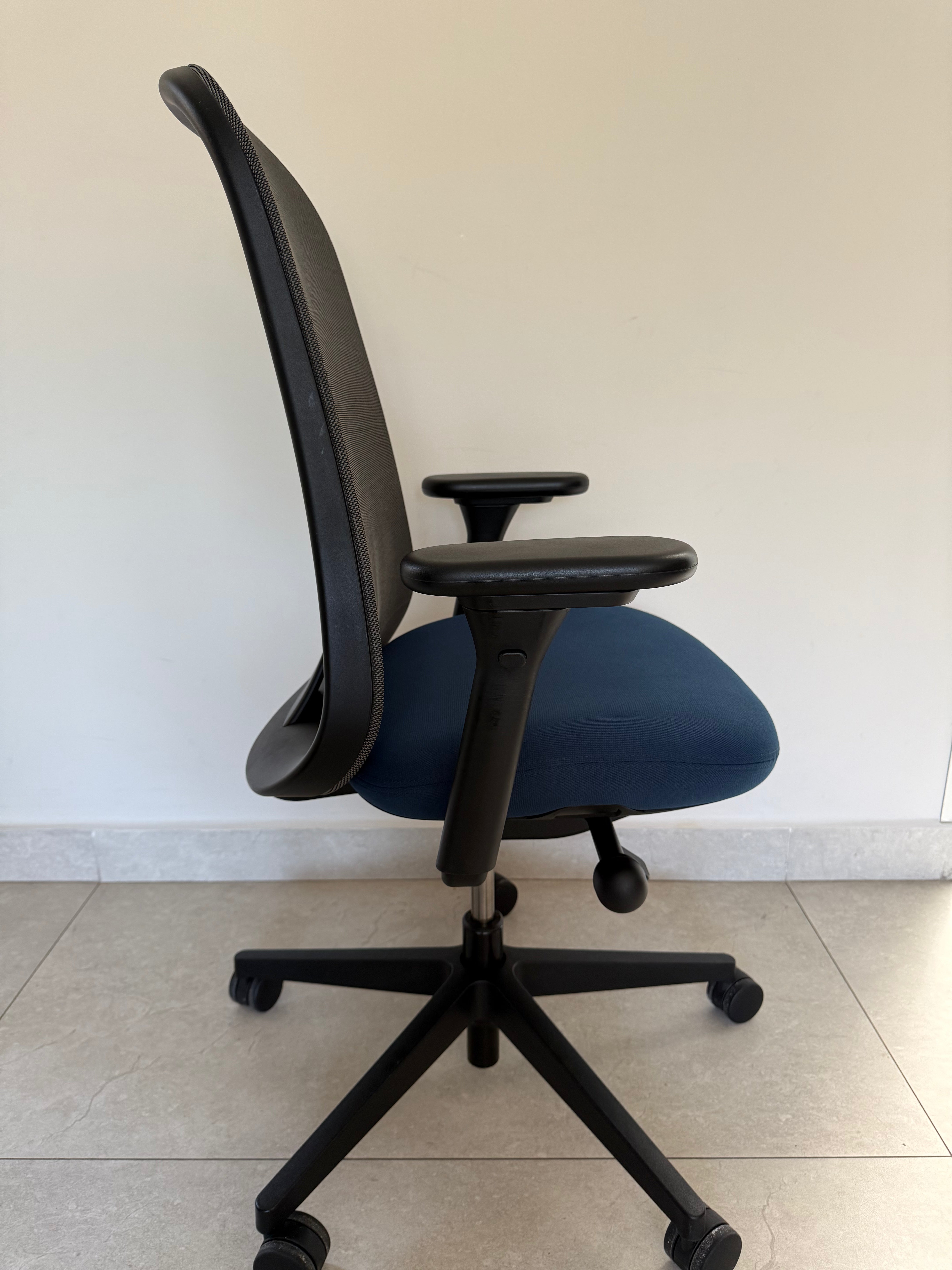 Silla ergonómica Herman Miller Lino con soporte lumbar