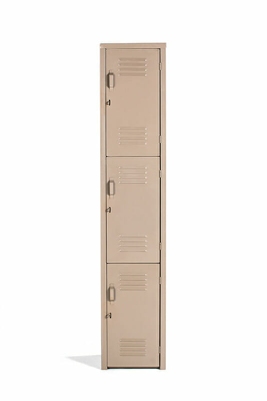 Vista lateral del locker metálico de 3 puertas