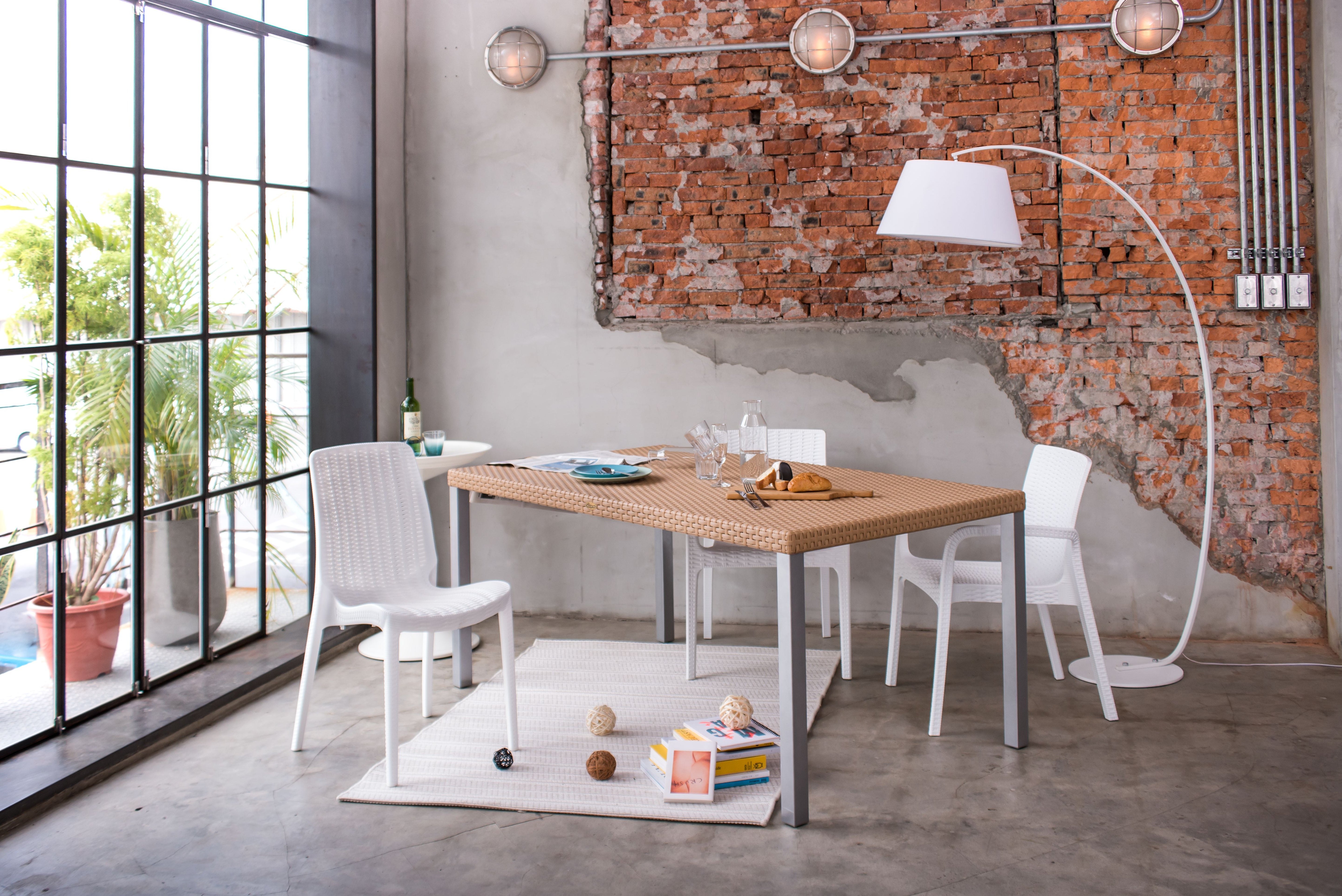 Vista lateral de la Mesa Oslo Larga