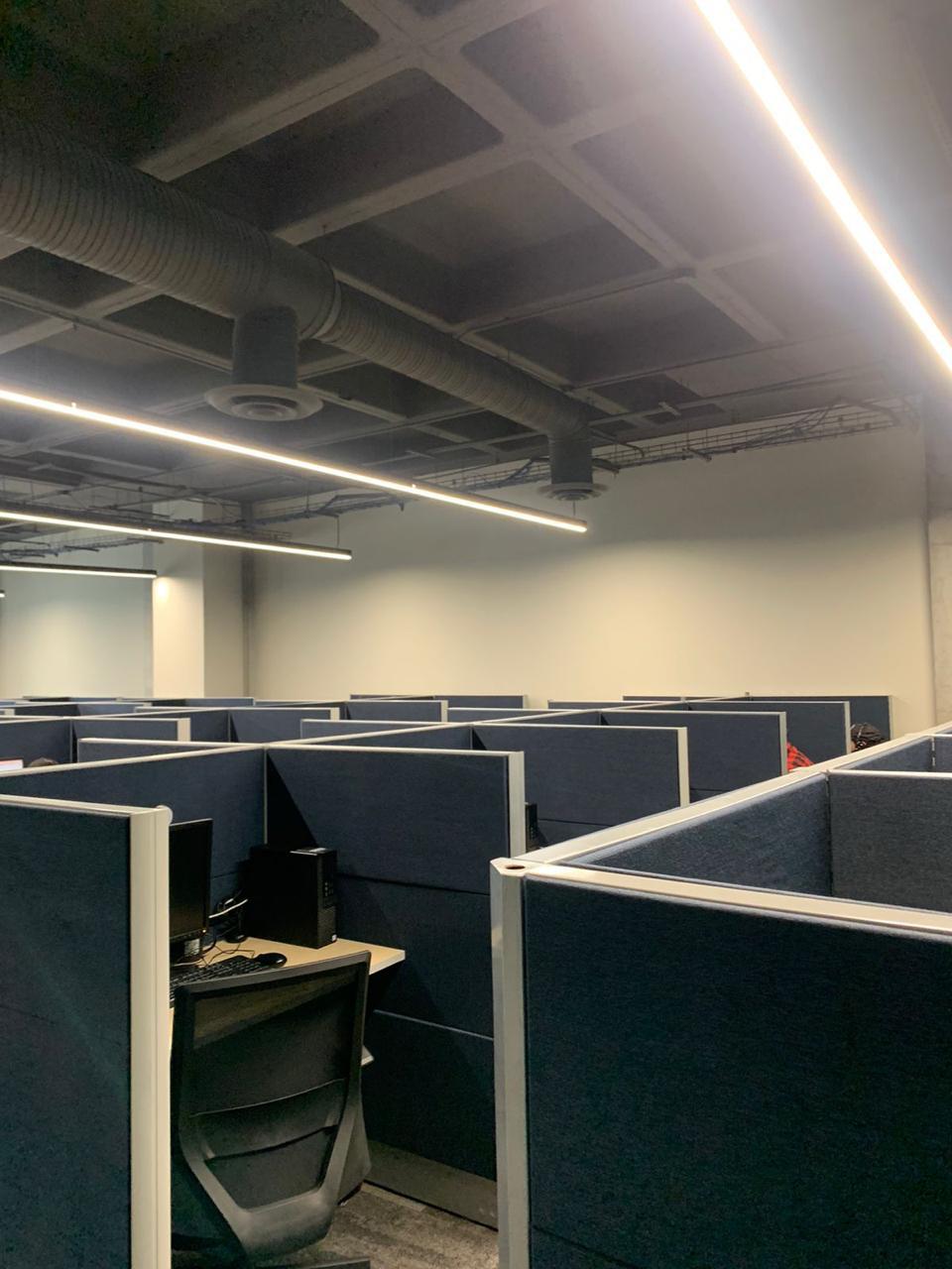 Muebles de oficina modulares y duraderos