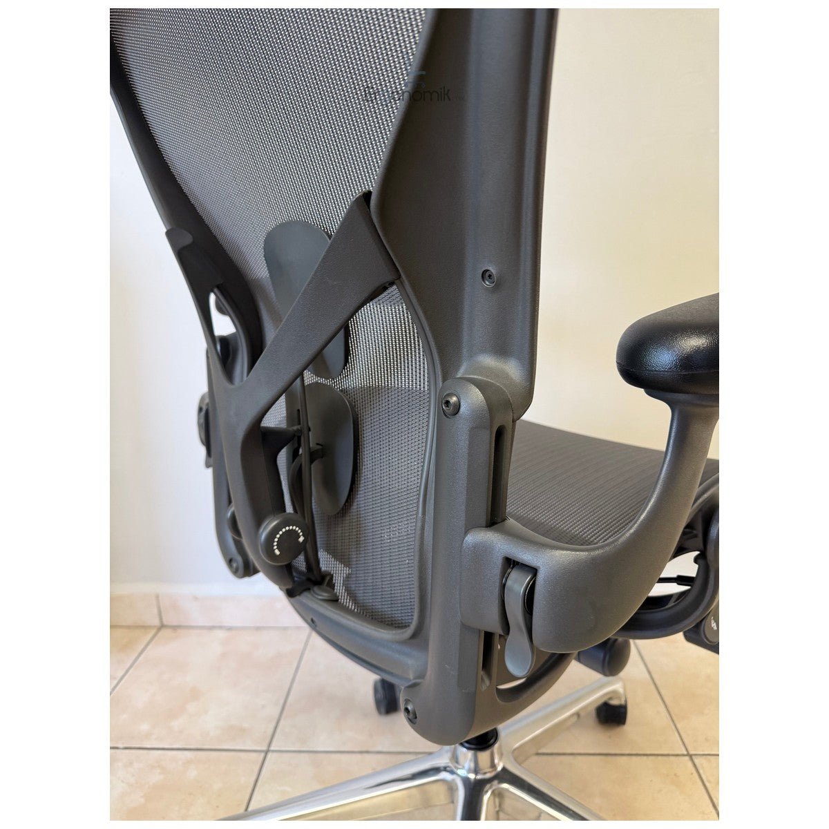 Silla Aeron Herman Miller Posture Fit Cromo Talla B - Exhibición - Ergonomik silla ergonomica Herman Miller