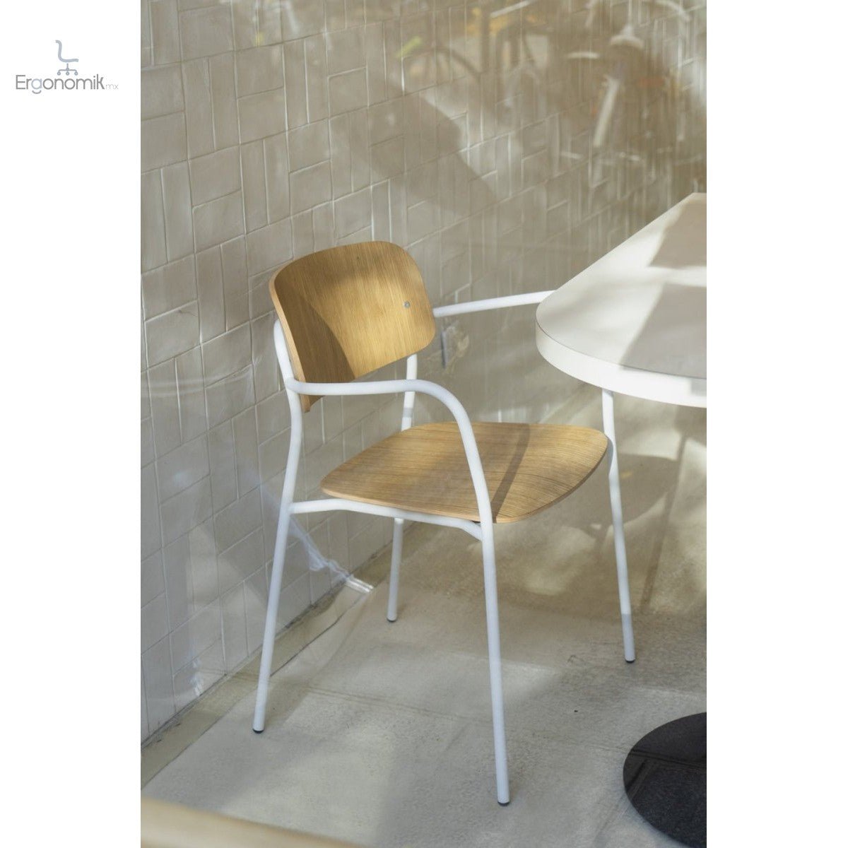 Silla Daily - Con Brazos - Ergonomik silla de visita OFFIHO