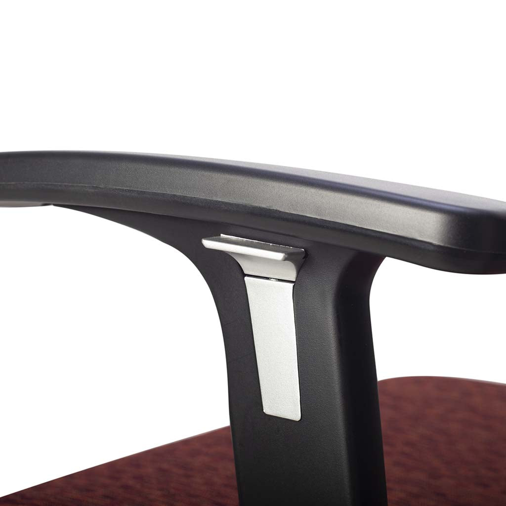 Silla Ejecutiva 310 con cabecera en oficina moderna