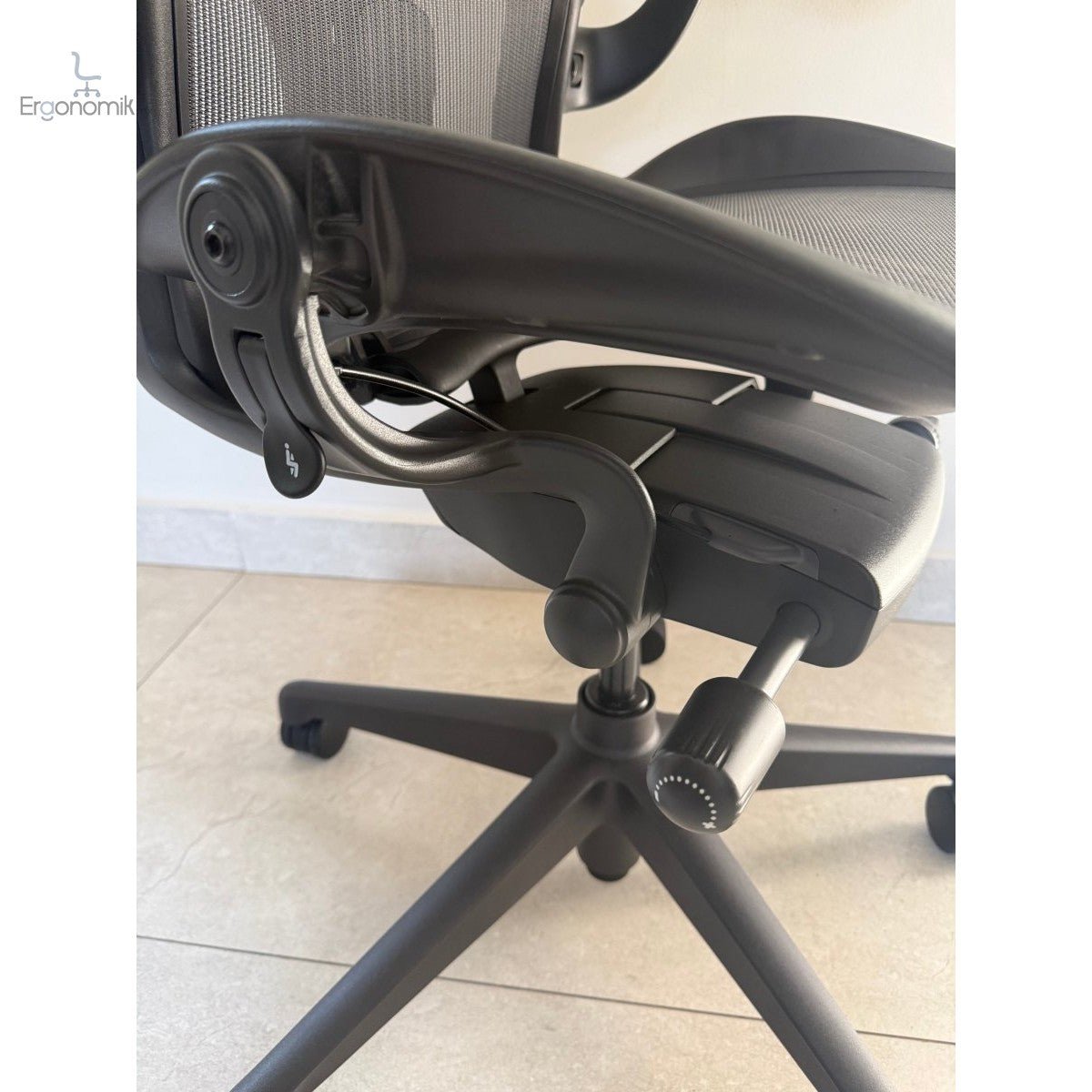 Silla Herman Miller Aeron B Grafito PostureFit Equipada - Preowned - Ergonomik silla ergonomica Herman Miller