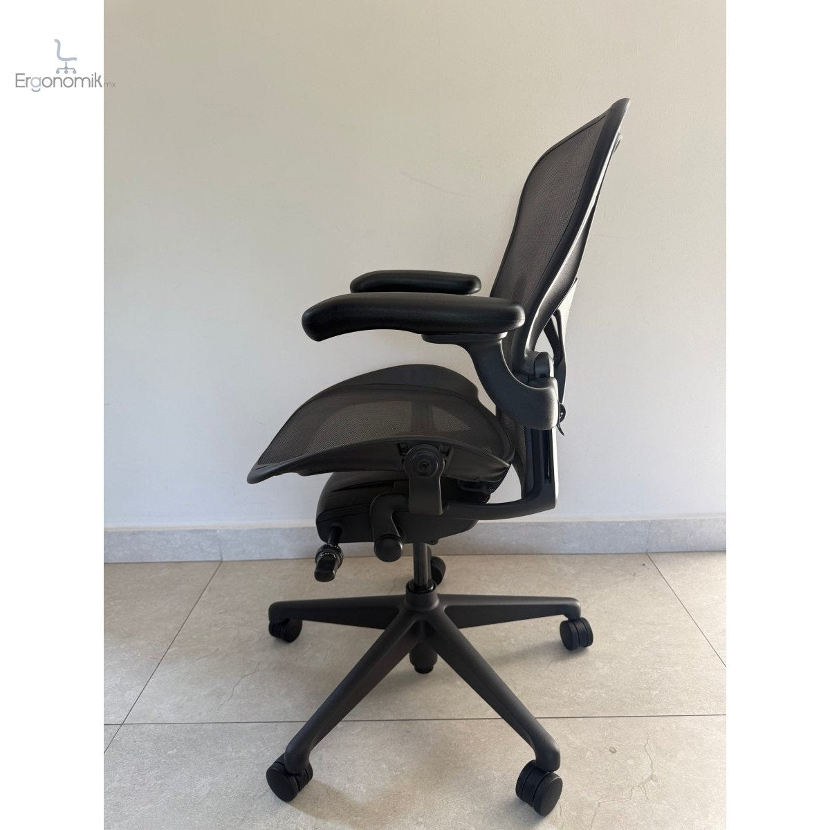 Silla Herman Miller Aeron B Grafito PostureFit Equipada - Preowned - Ergonomik silla ergonomica Herman Miller