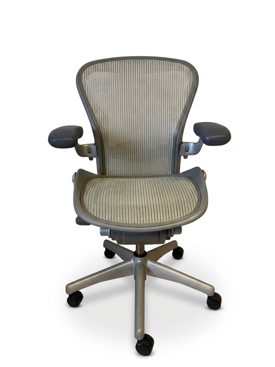 Silla Herman Miller Aeron Classic Gris Talla B Equipada con Brazos Ajustables - Ergonomik Silla de Oficina Herman Miller