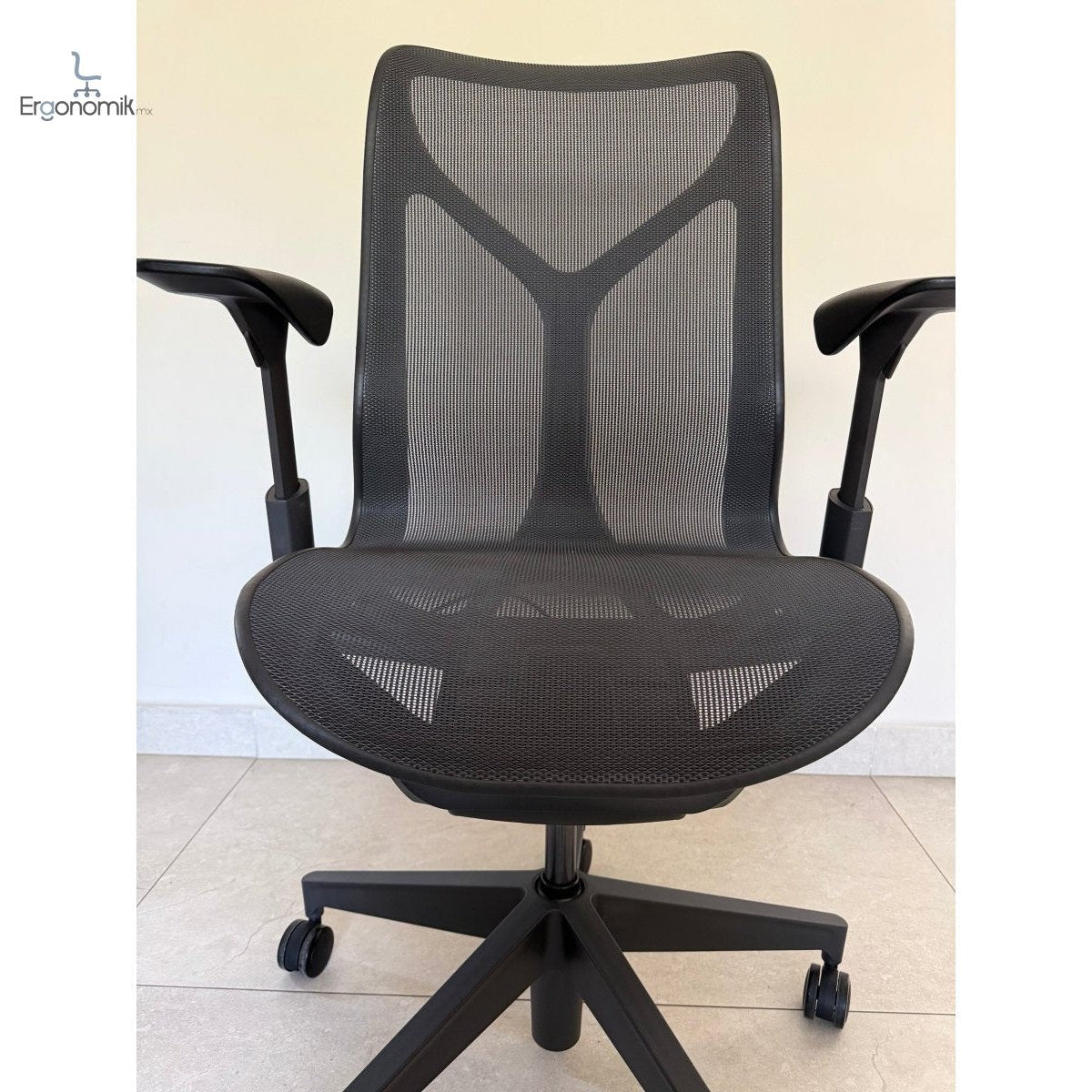 Silla Herman Miller Cosm Media Brazo Ajustable - Exhibición - Ergonomik silla ergonomica Herman Miller