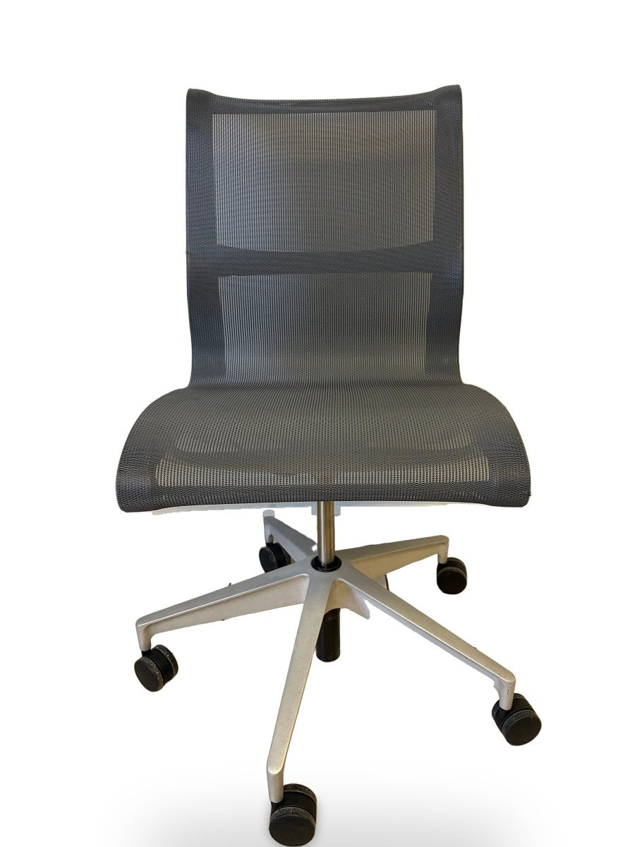 Silla Herman Miller Setu Gris Oscuro Sin Brazos - Preowned - Ergonomik Silla de Oficina Herman Miller