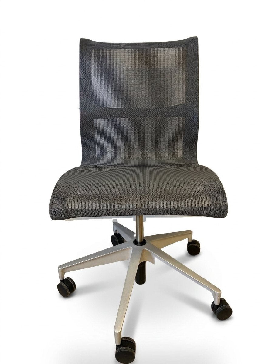 Silla Herman Miller Setu Gris Oscuro Sin Brazos - Preowned