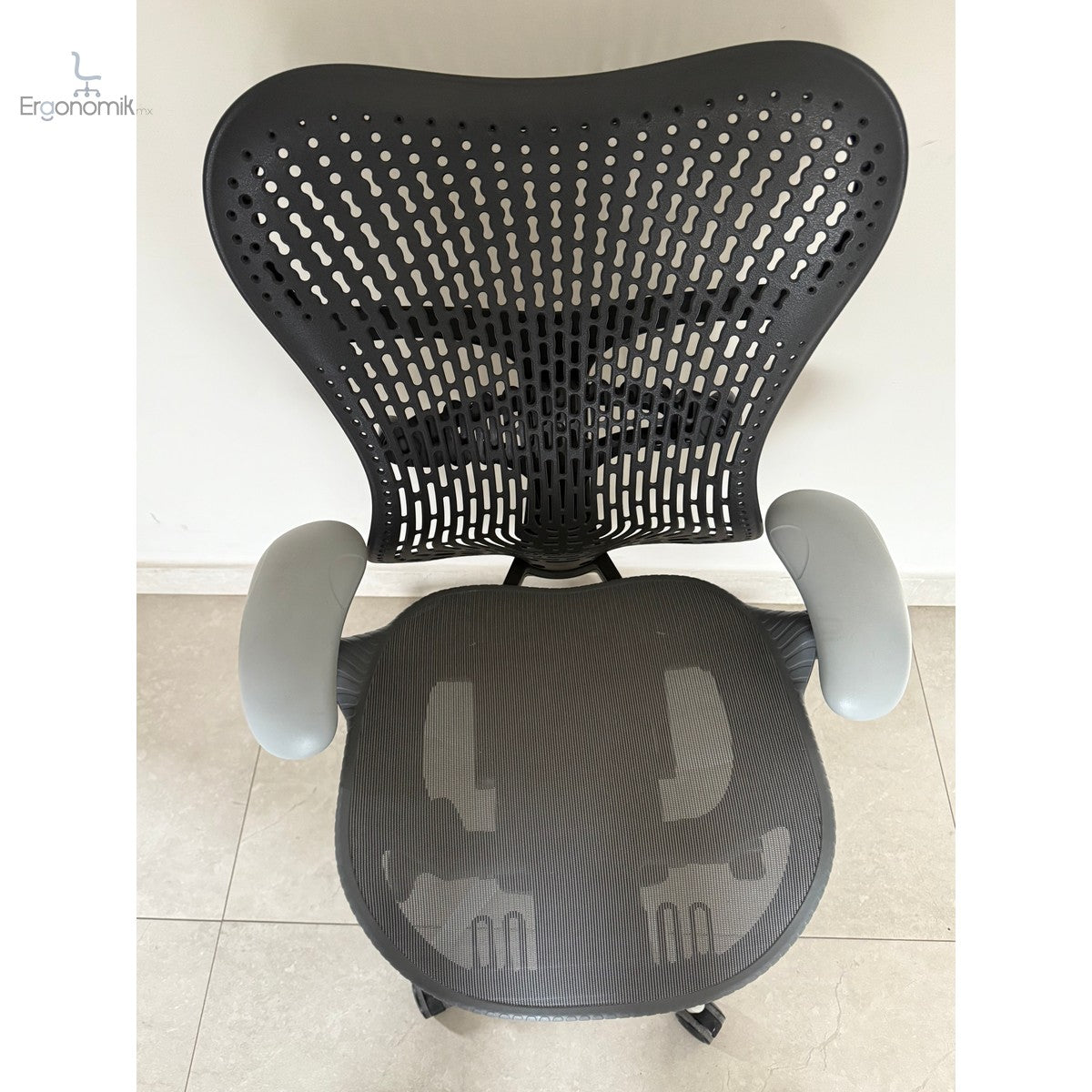 Silla Mirra 2 Equipada Herman Miller gris - Preowned | Muebles ergonómicos en México | Ergonomik