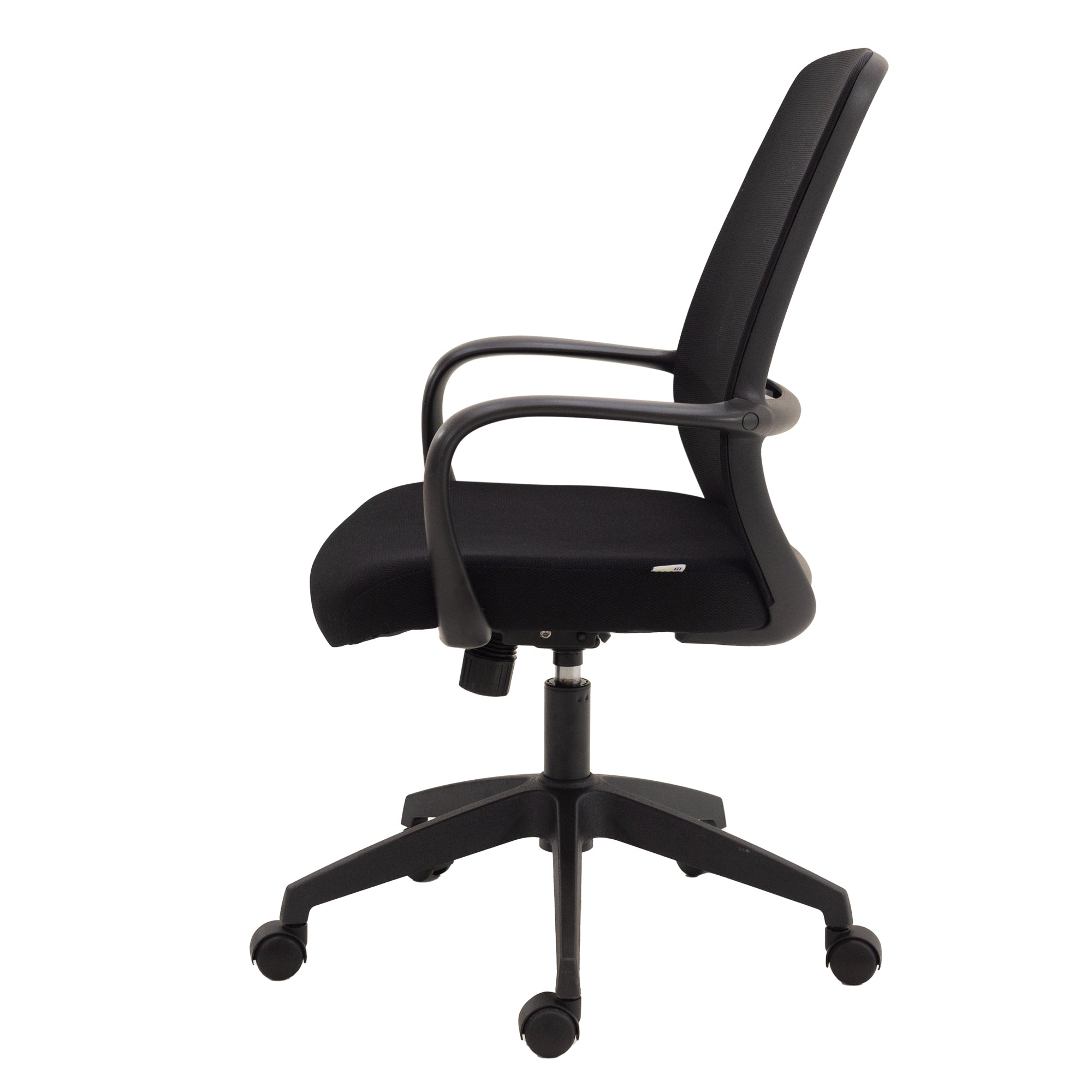 Base metálica cromada y ruedas suaves de la Silla Operativa 110NE