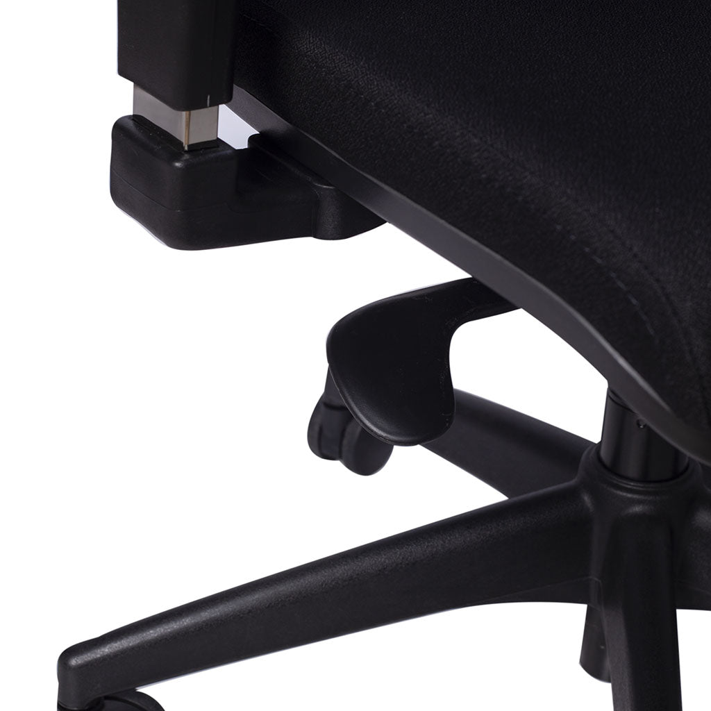 Adjustable tilt mechanism of Silla Operativa 120