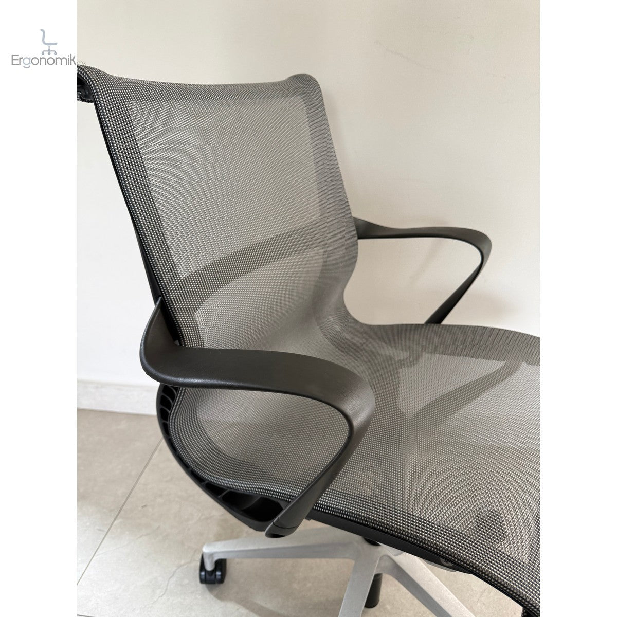 Silla Setu Gris Herman Miller - Preowned - Ergonomik Silla de Oficina Herman Miller