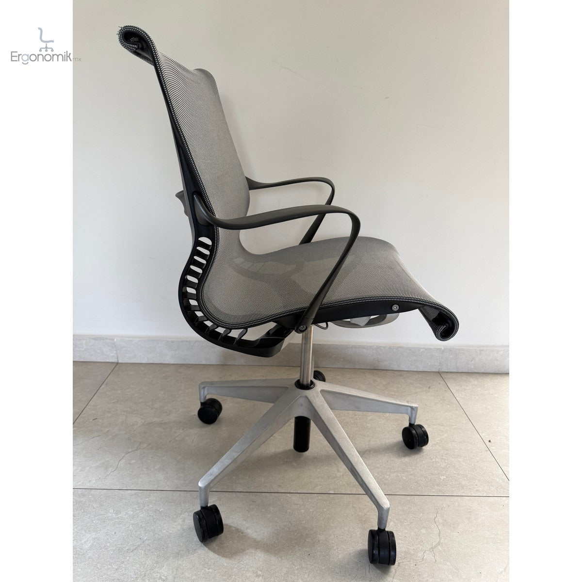 Silla Setu Gris Herman Miller - Preowned - Ergonomik Silla de Oficina Herman Miller