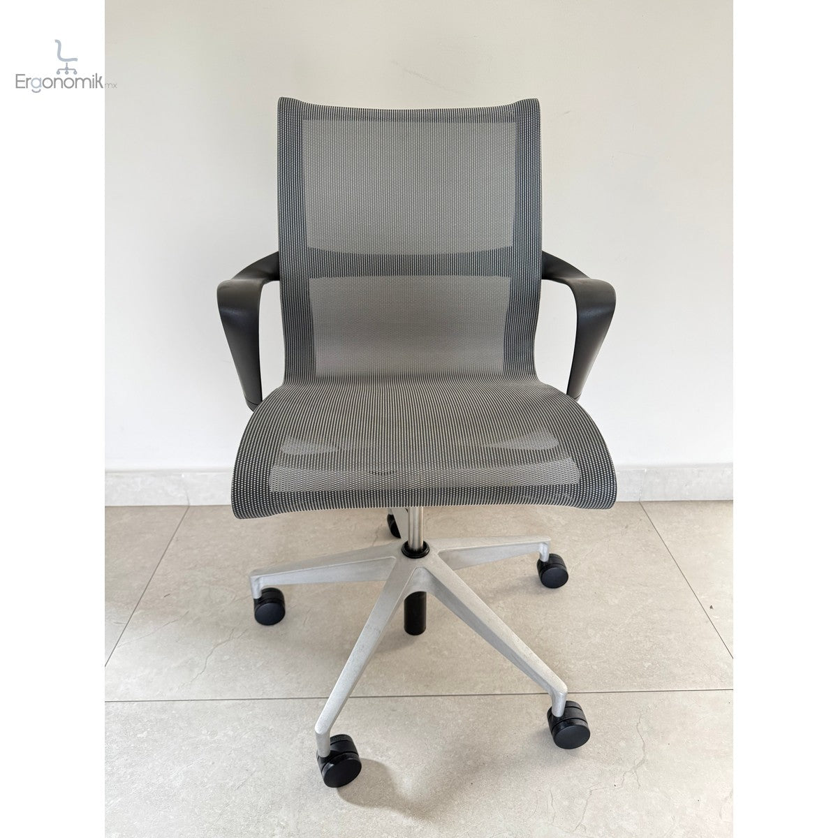Silla Setu Gris Herman Miller - Preowned - Ergonomik Silla de Oficina Herman Miller