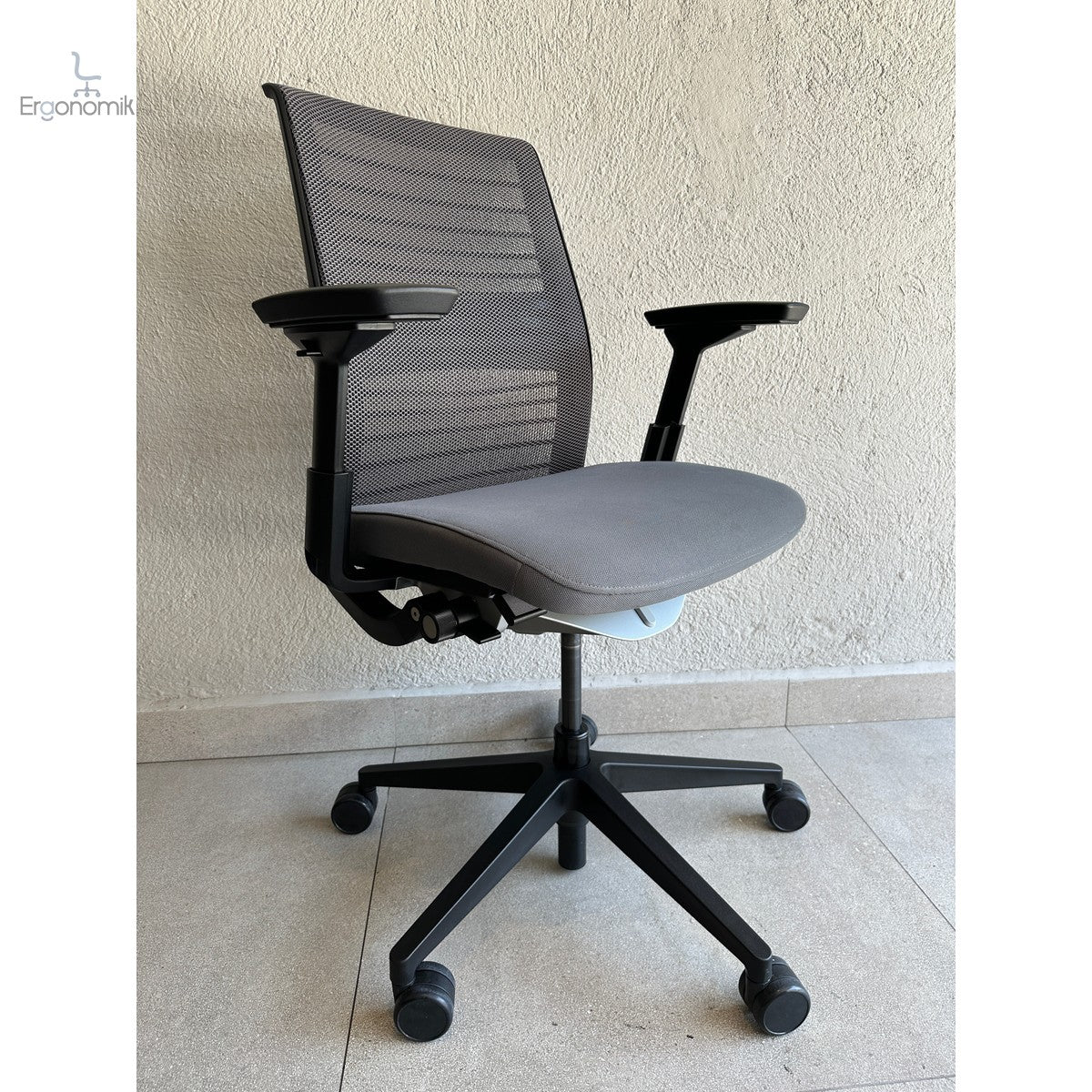 Silla Steelcase Think V2 - Preowned | Muebles ergonómicos en México | Ergonomik
