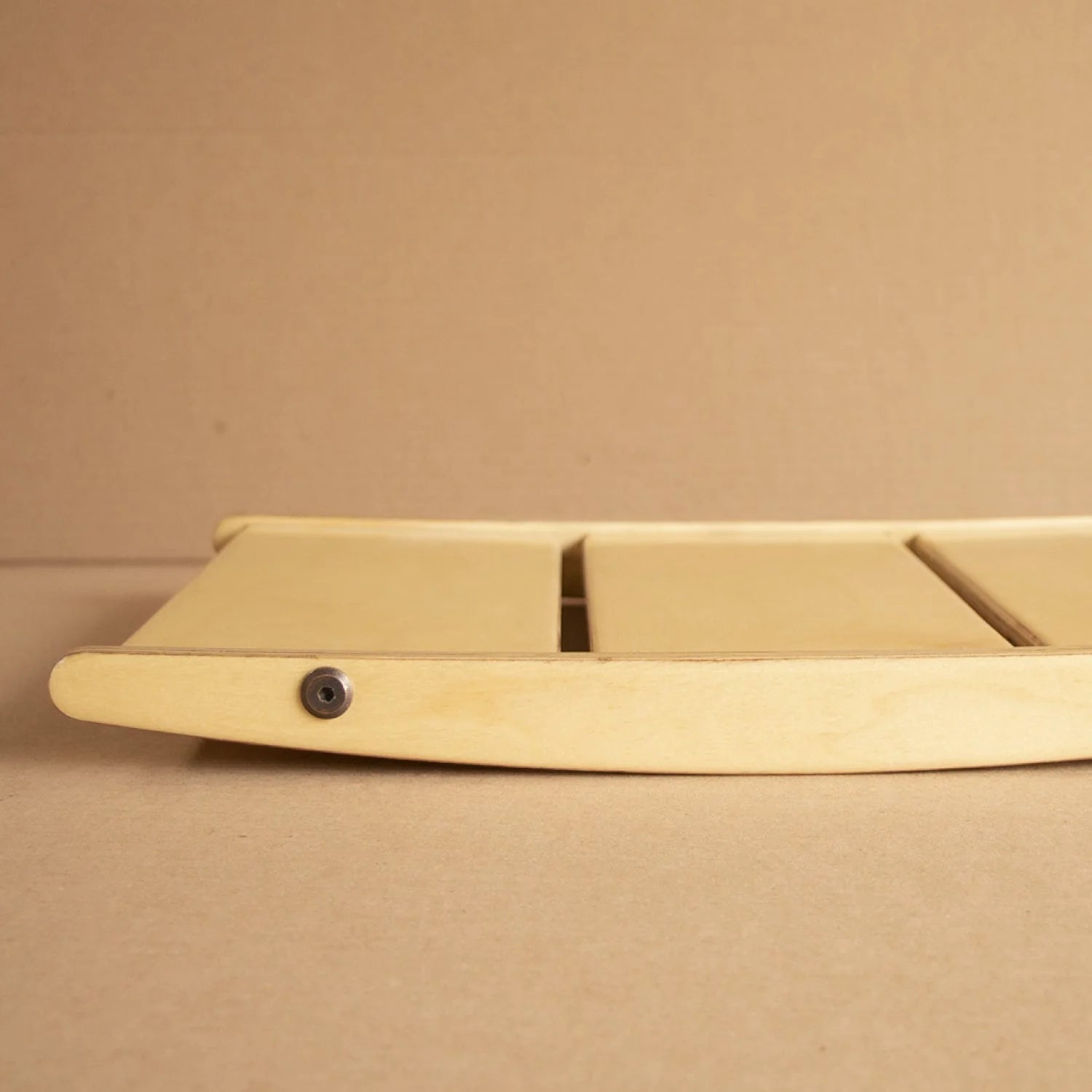 Vista lateral de la Tabla de Balance para escritorio ajustable