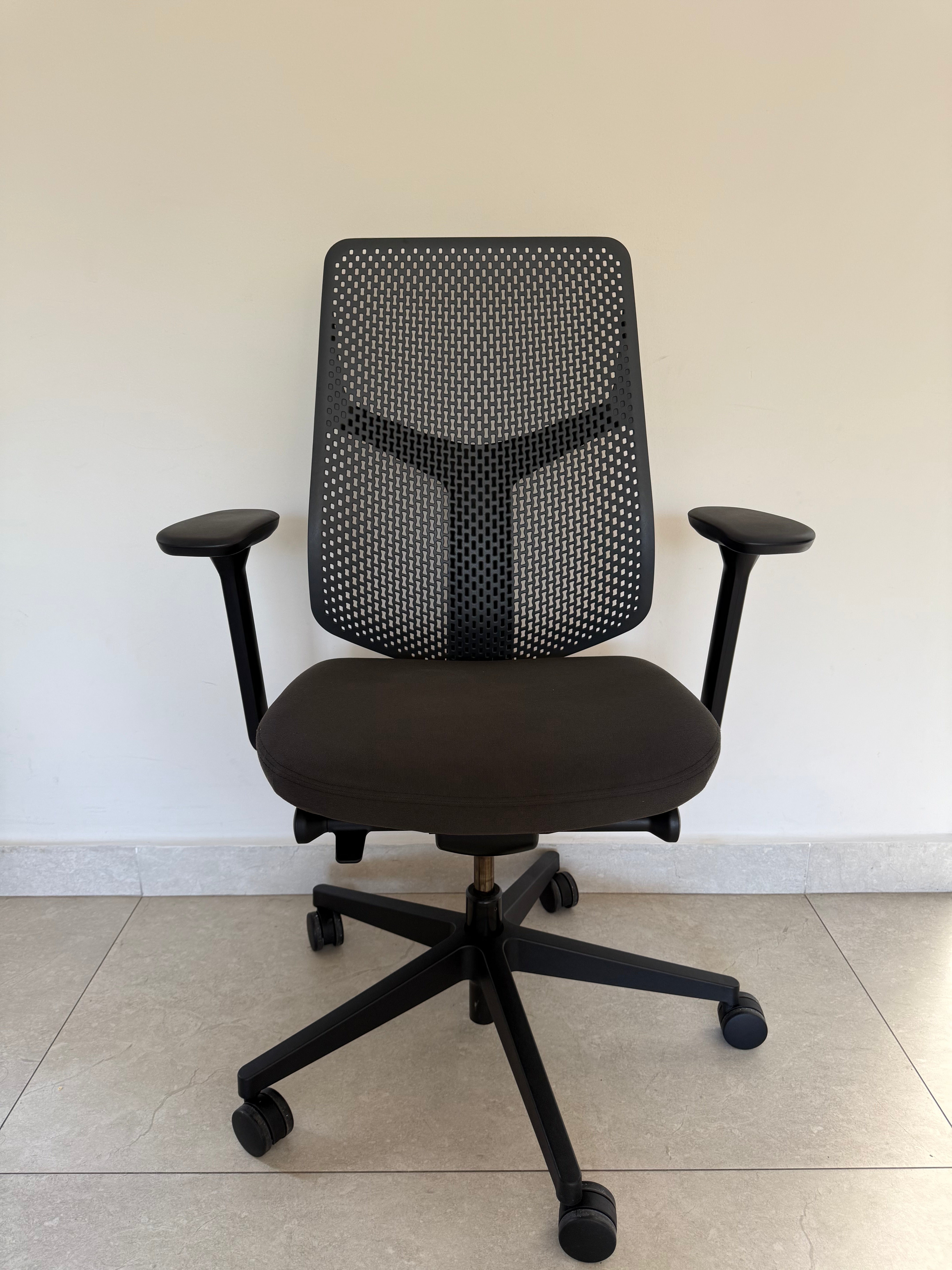 Vista frontal Silla Verus Herman Miller