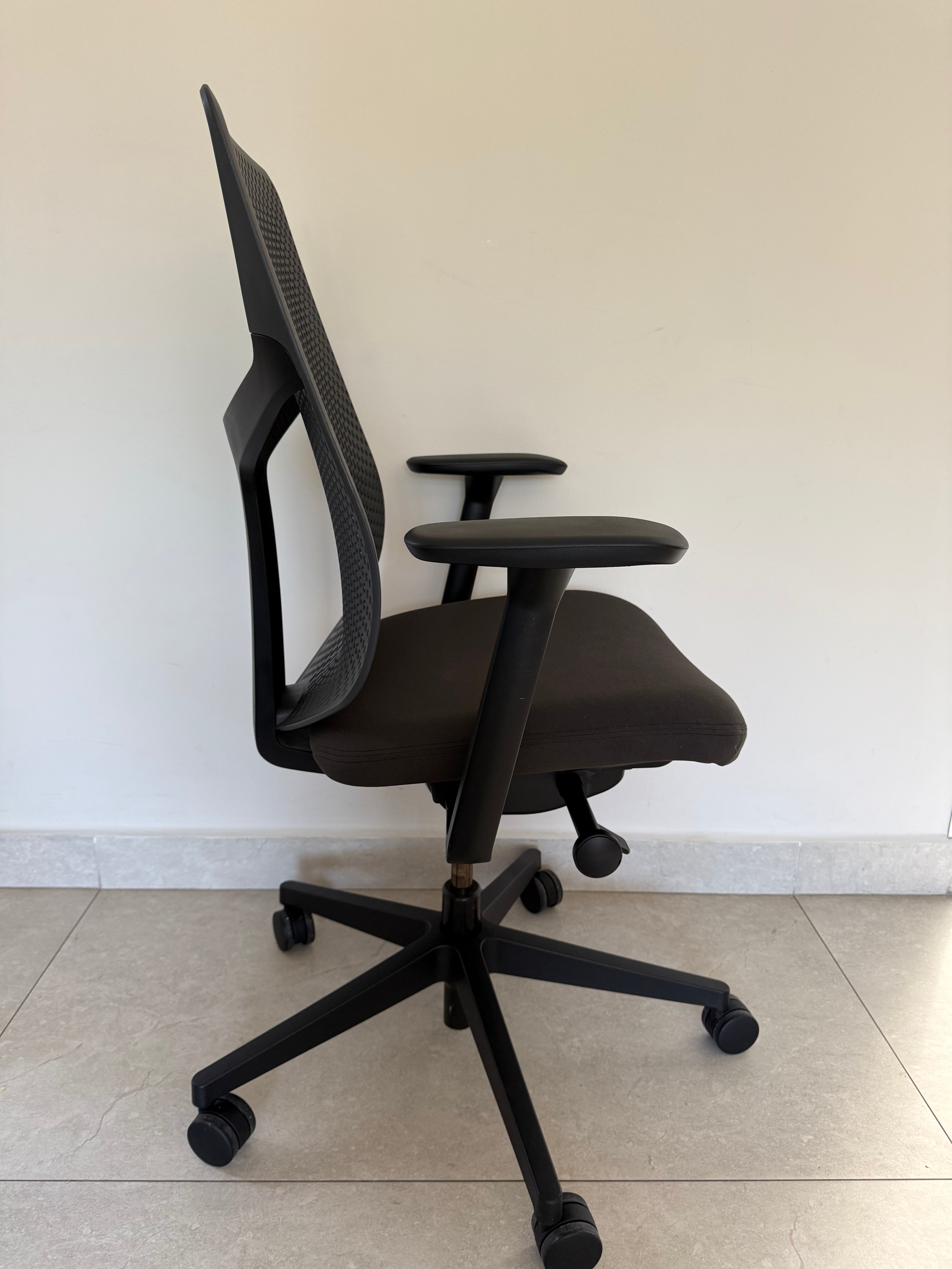 Vista lateral Silla Verus Herman Miller