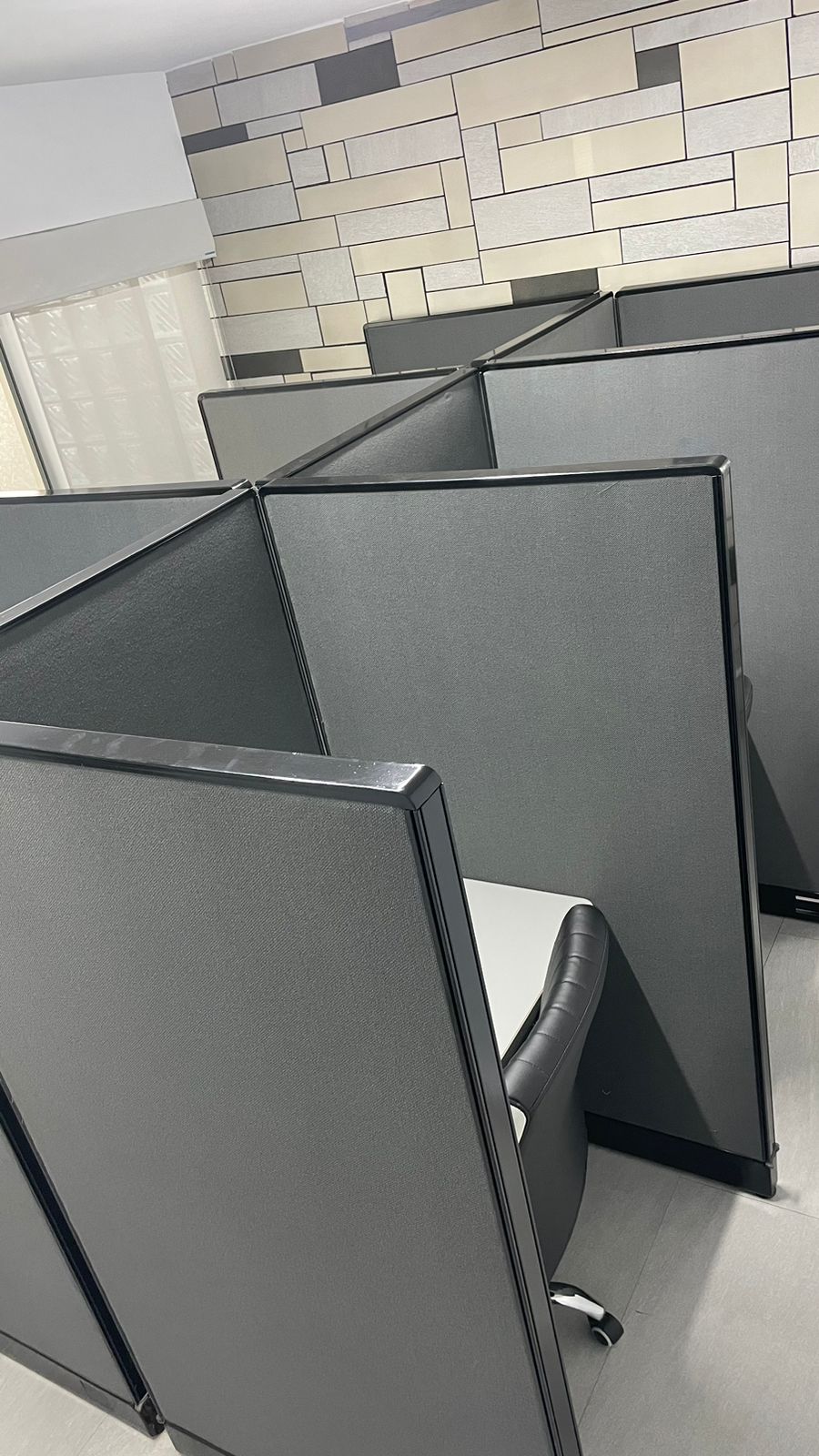 Módulos de trabajo escritorios colaborativos callcenter oficina de fabricación tipo callcenter