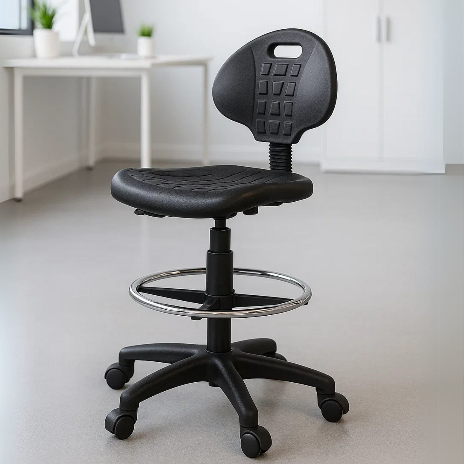 Silla Cajero Industrial Poliuretano Negro - Ergonomik silla cajero OFIK