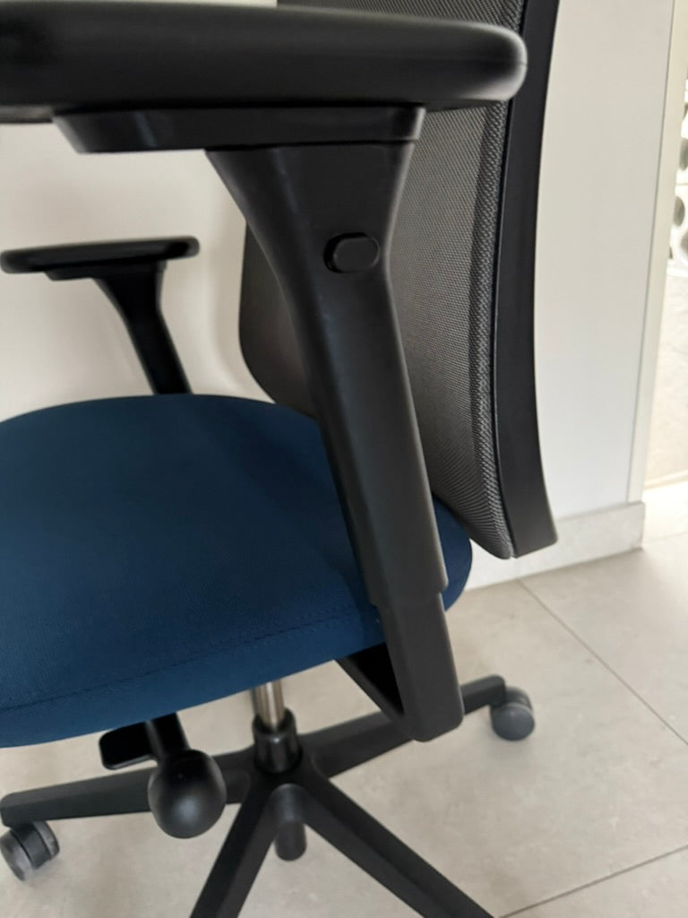 Herman Miller Lino - Preowned