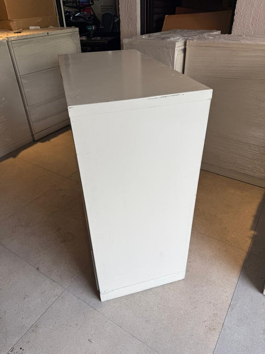 Archiveros marca Riviera 3 cajones 1m x 90cm x 45cm