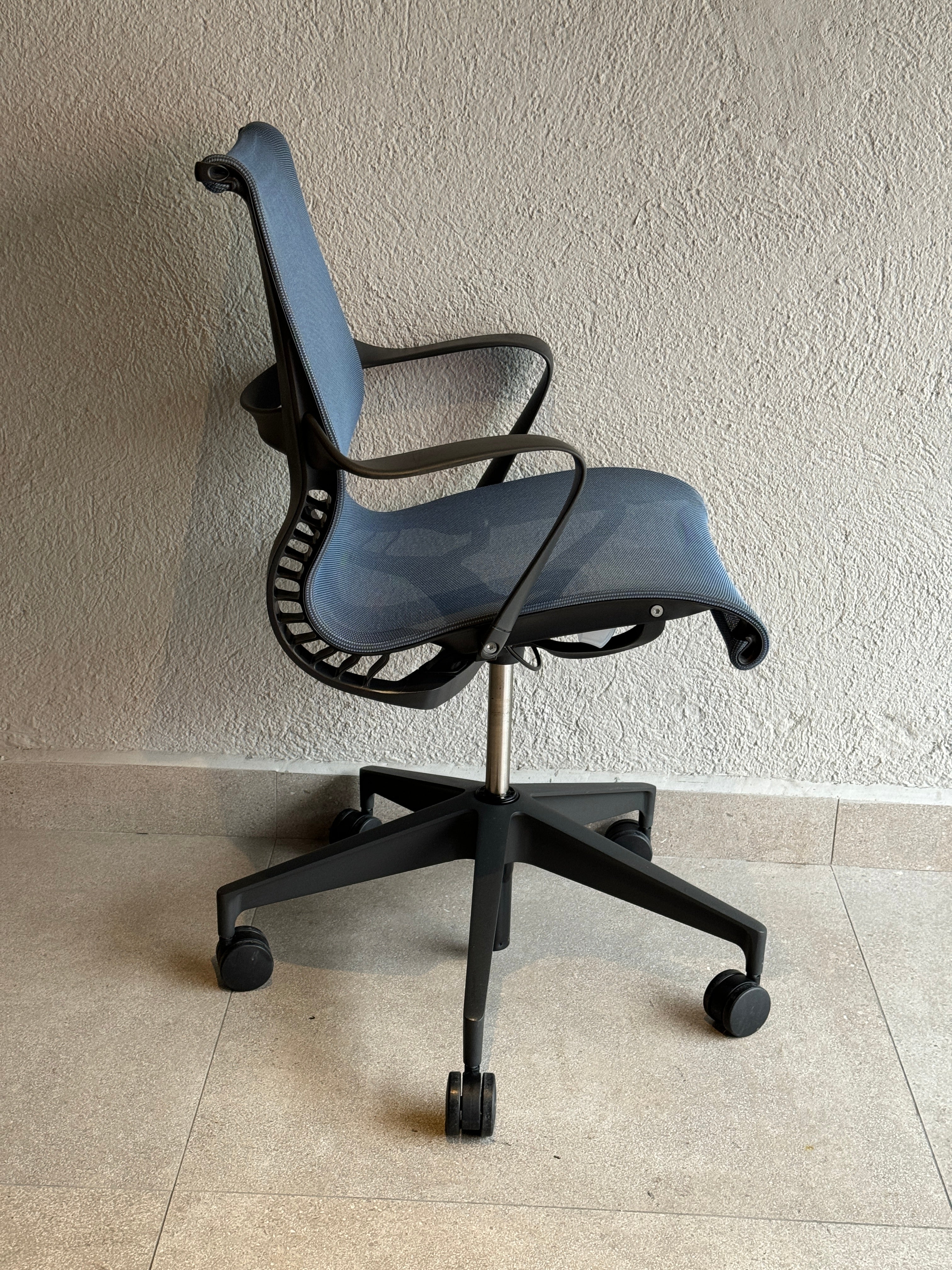 Silla Setu Herman Miller de exhibición