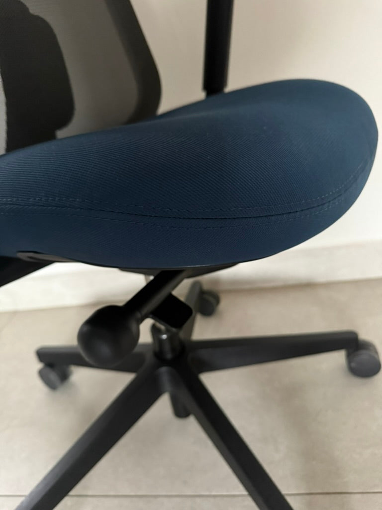 Herman Miller Lino - Preowned