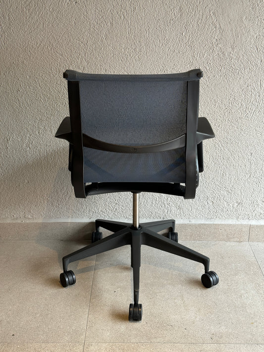 Silla Setu Herman Miller de exhibición