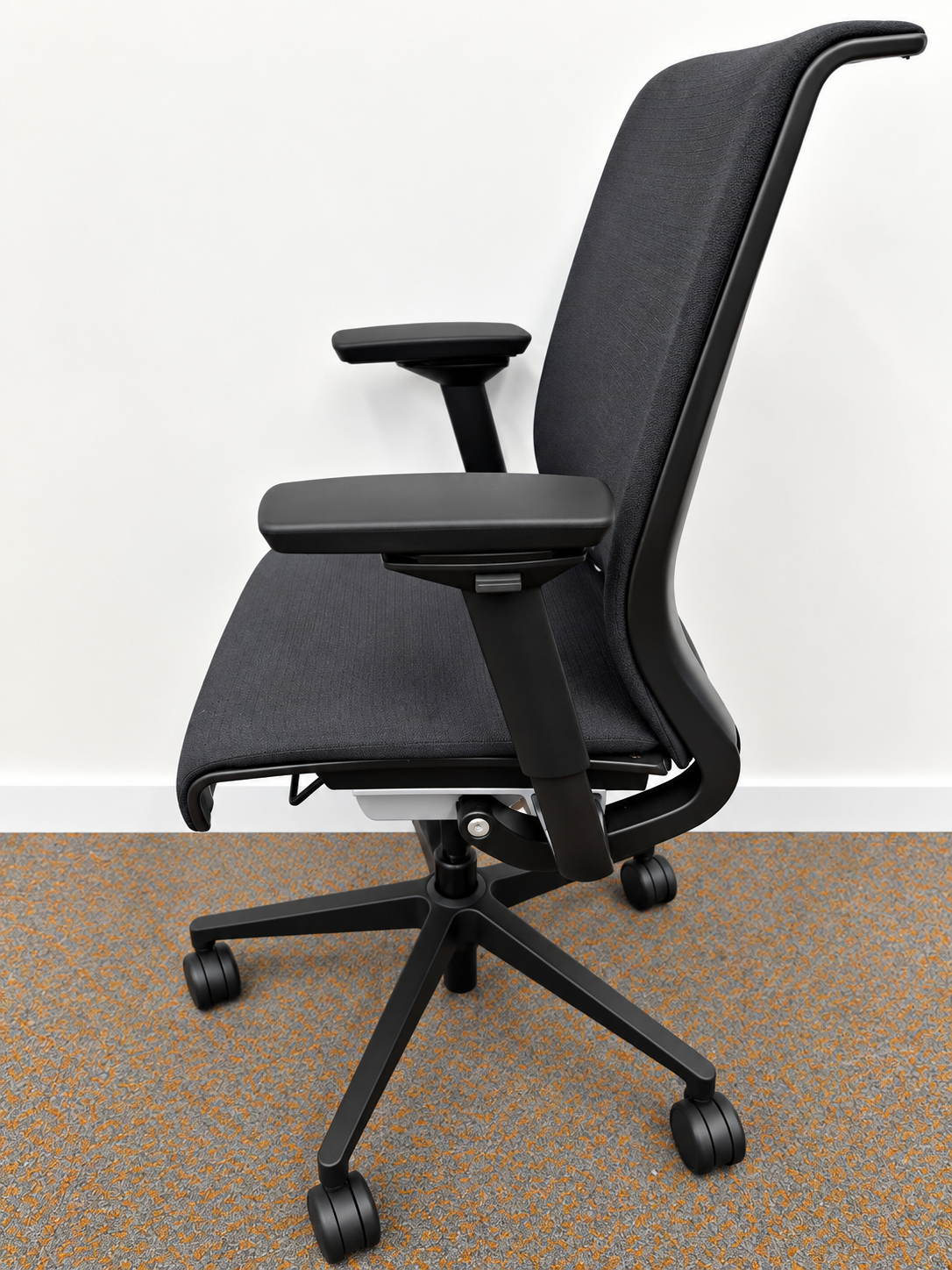 Silla Steelcase Think Negro Equipada Preowned
