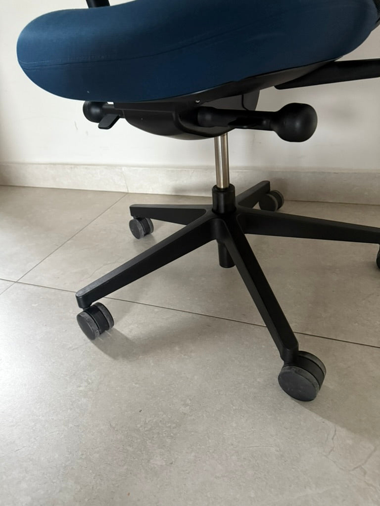 Herman Miller Lino - Preowned