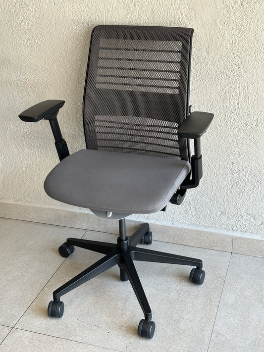 Silla Steelcase Think V2 - Preowned