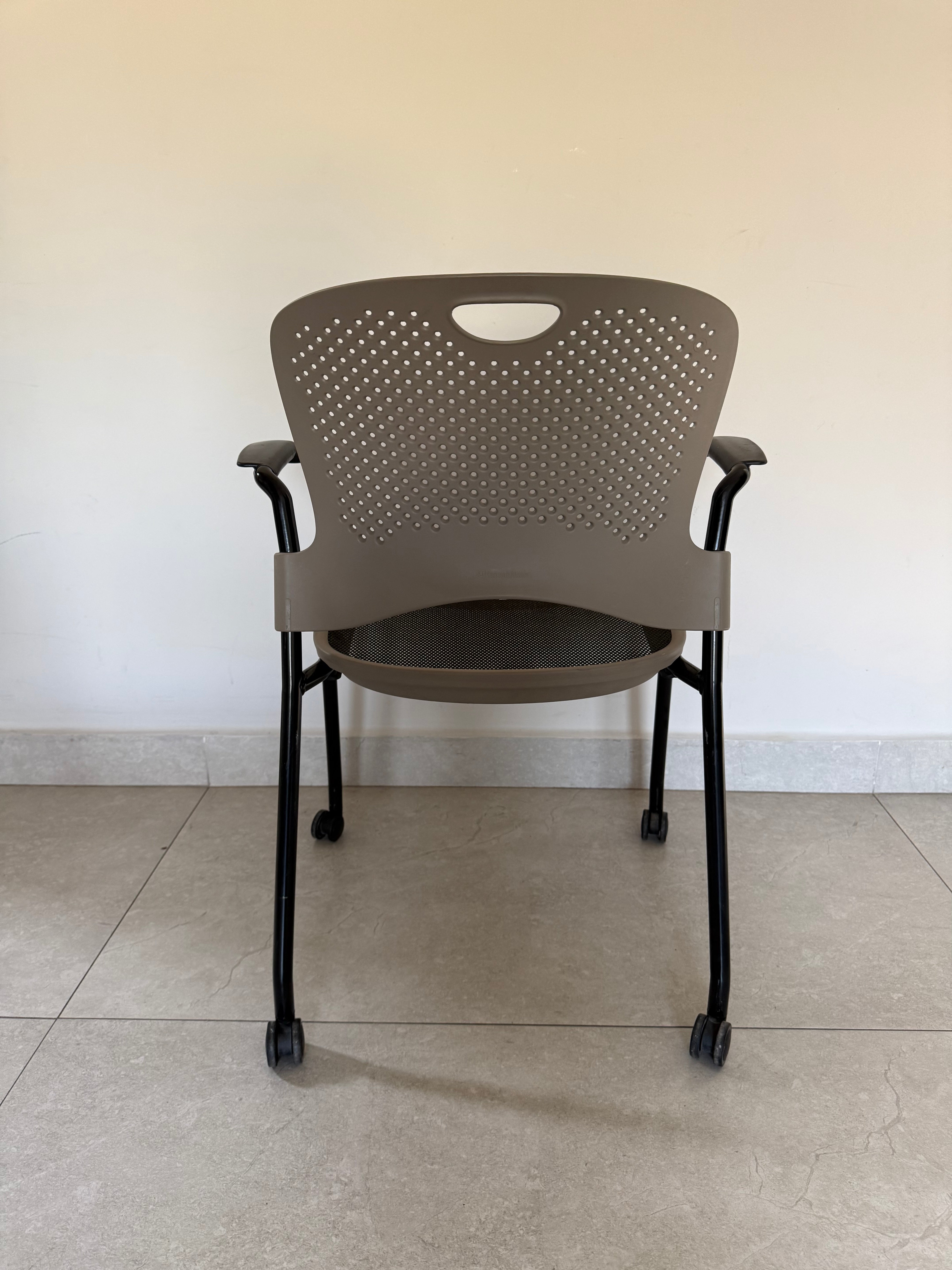 Silla Caper Café Herman Miller - Preowned