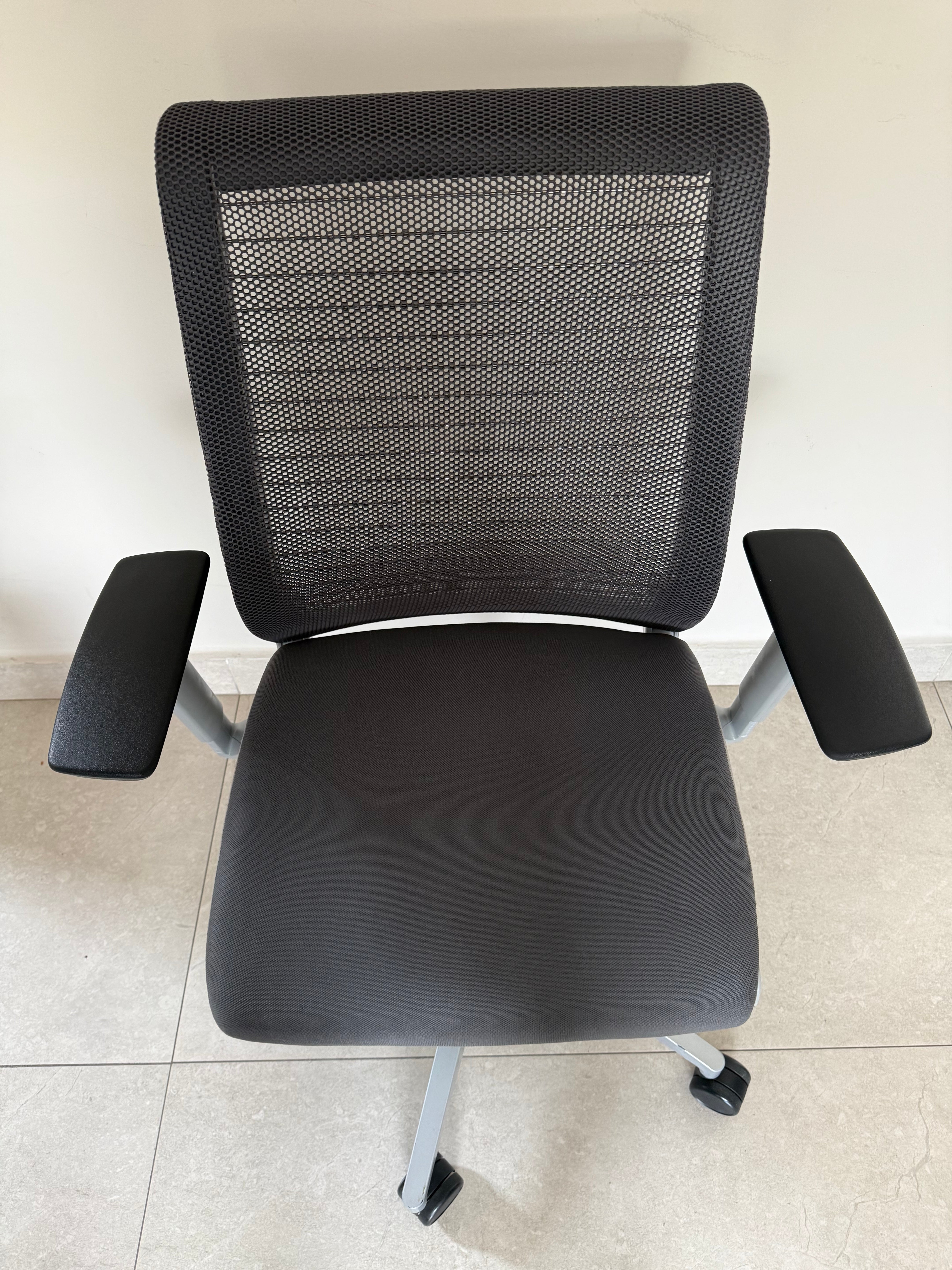 Silla Steelcase Think Gris Preowned